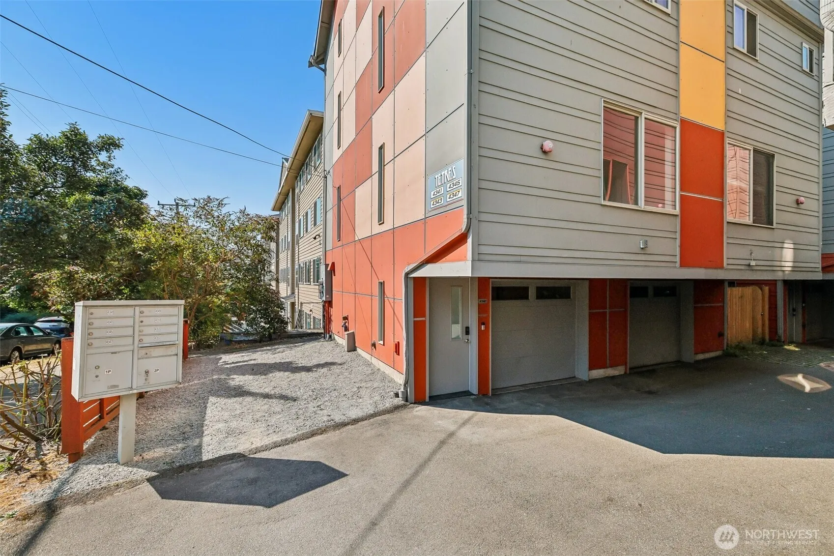 Property photo for 4341 8th Avenue Ne, Seattle photo 2