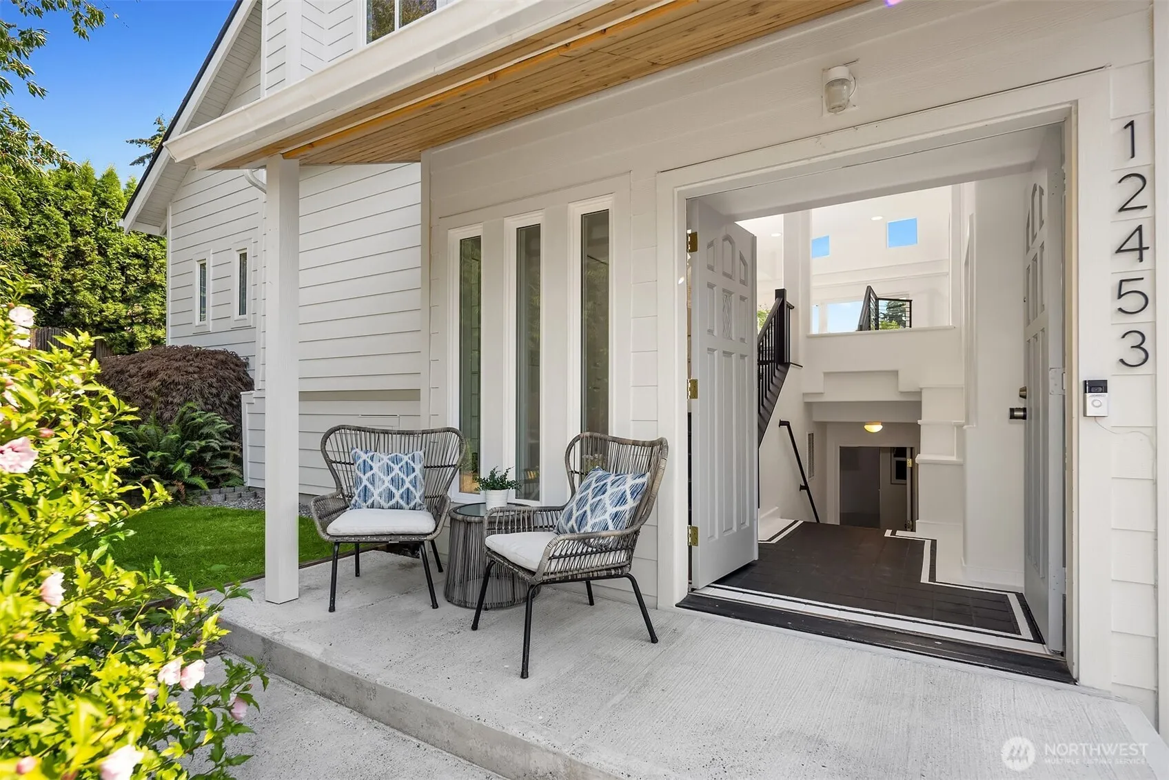 Property photo for 12453 Ne 104th Street, Kirkland photo 3