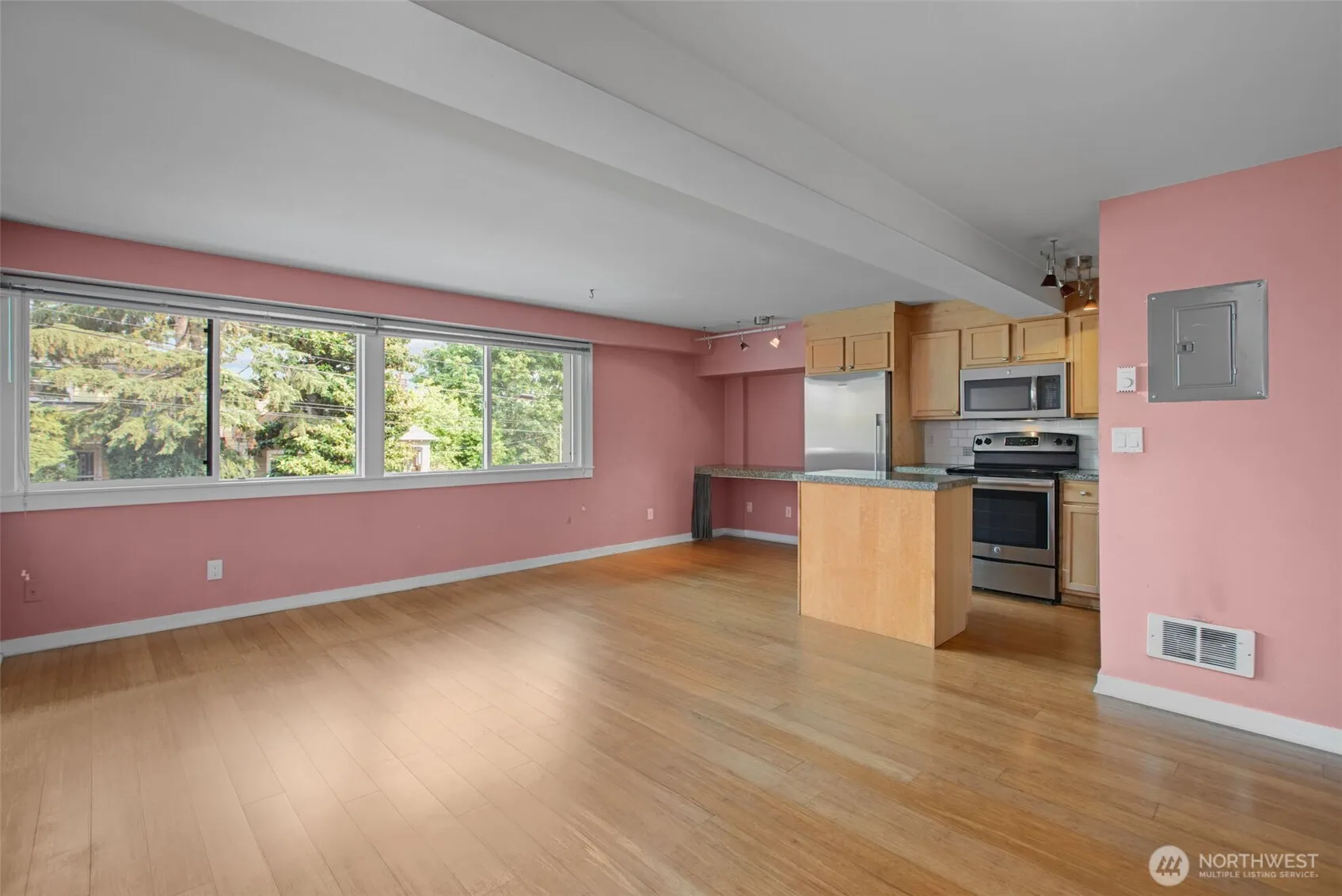 Property photo for 1601 Taylor Avenue N #204, Seattle photo 4