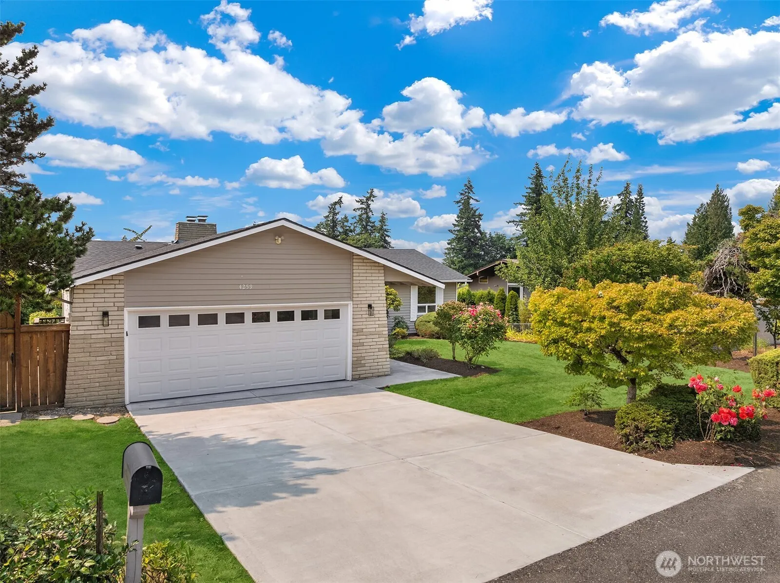 Property photo for 4259 133rd Avenue Se, Bellevue photo 2