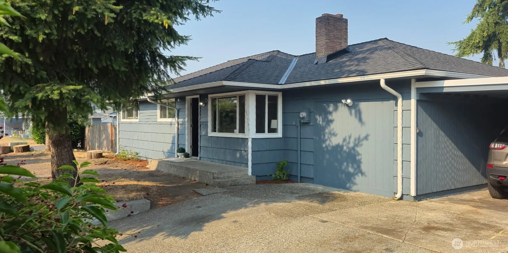 Property photo for 11503 Ainsworth Avenue S, Tacoma photo 2