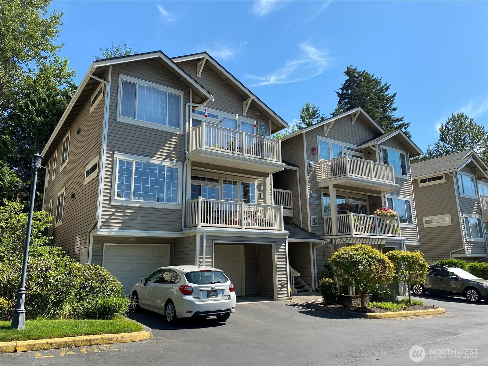 Property photo for 18664 Ne 56th Court #ff1866, Redmond