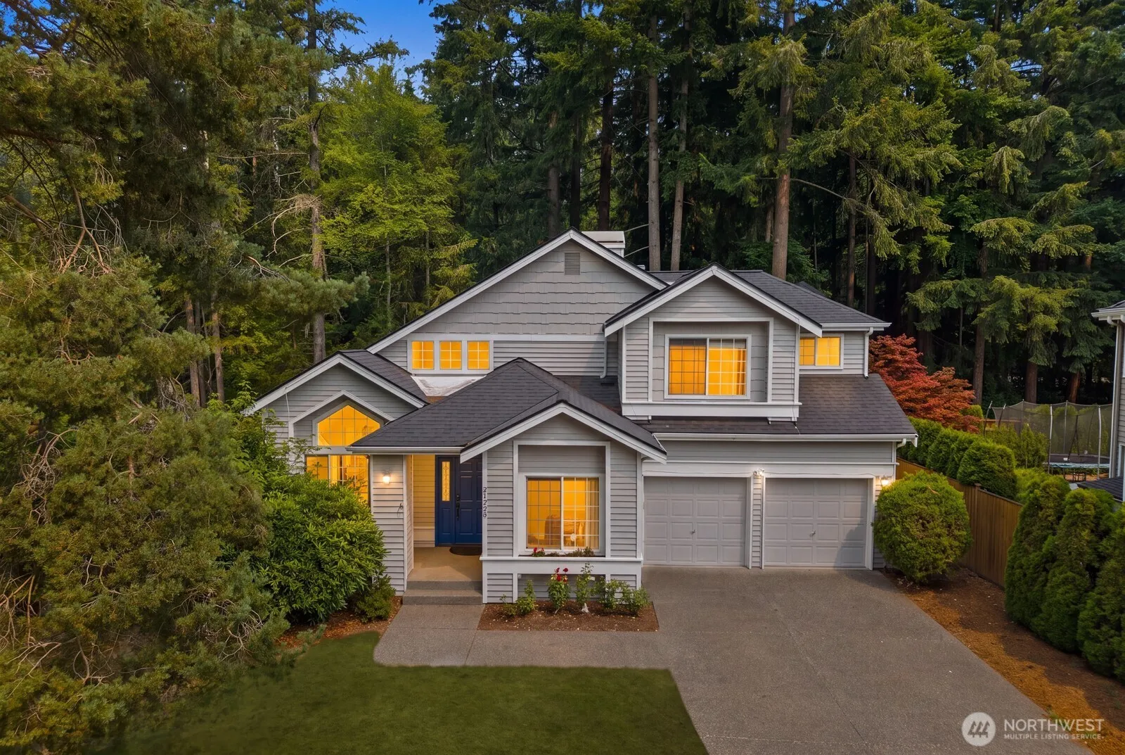 Property photo for 25700 Se 35th Place, Sammamish photo 2