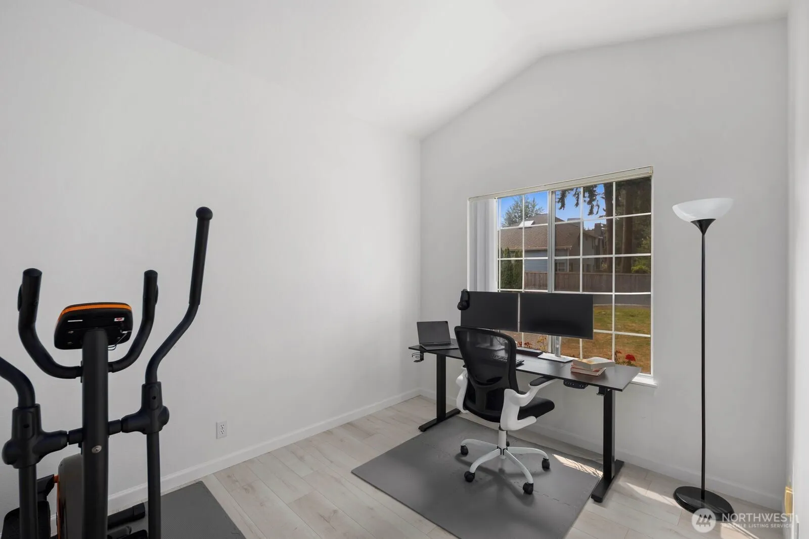 Property photo for 25700 Se 35th Place, Sammamish photo 5
