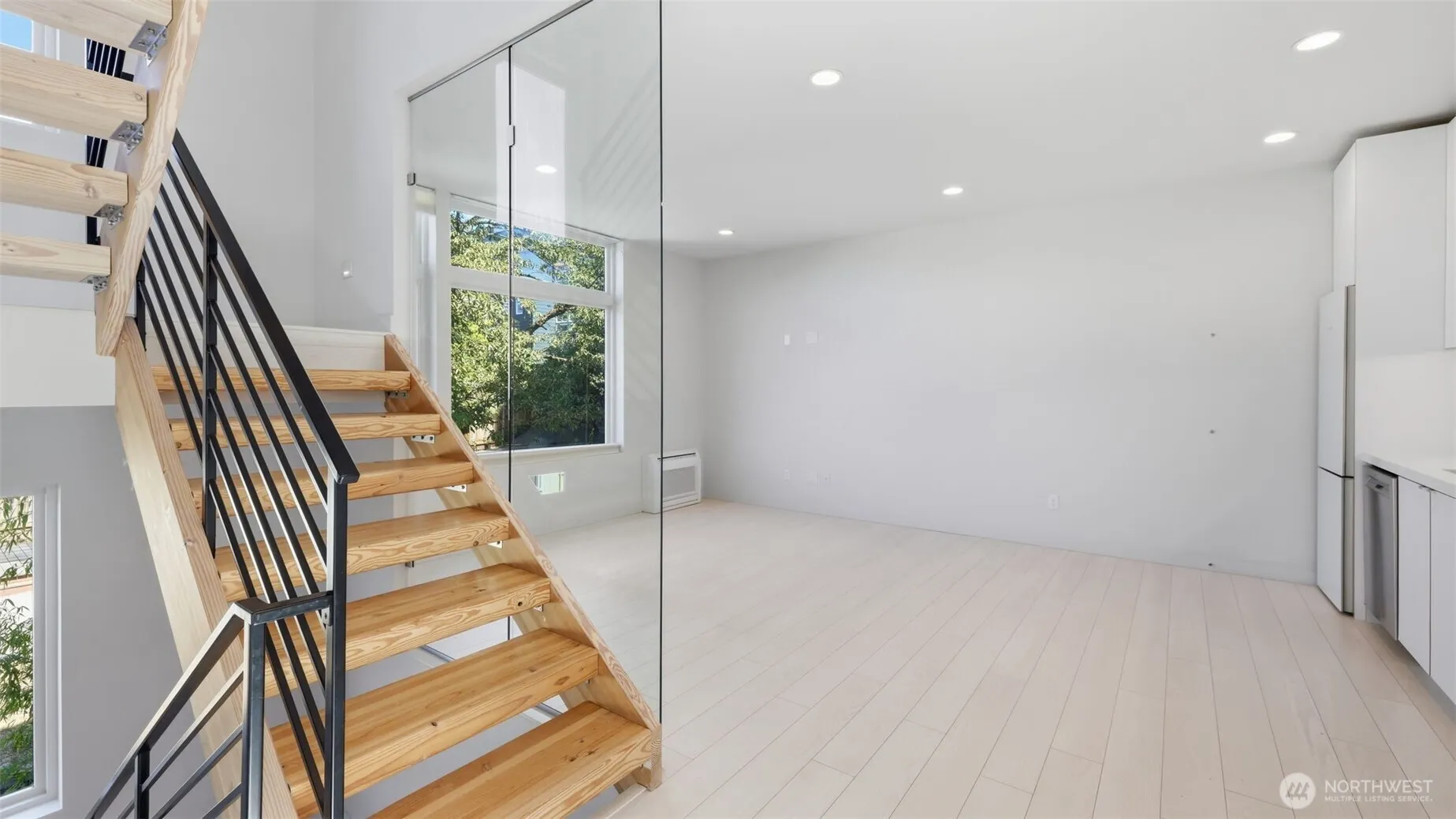 Property photo for 710 14th Avenue #c, Seattle photo 4
