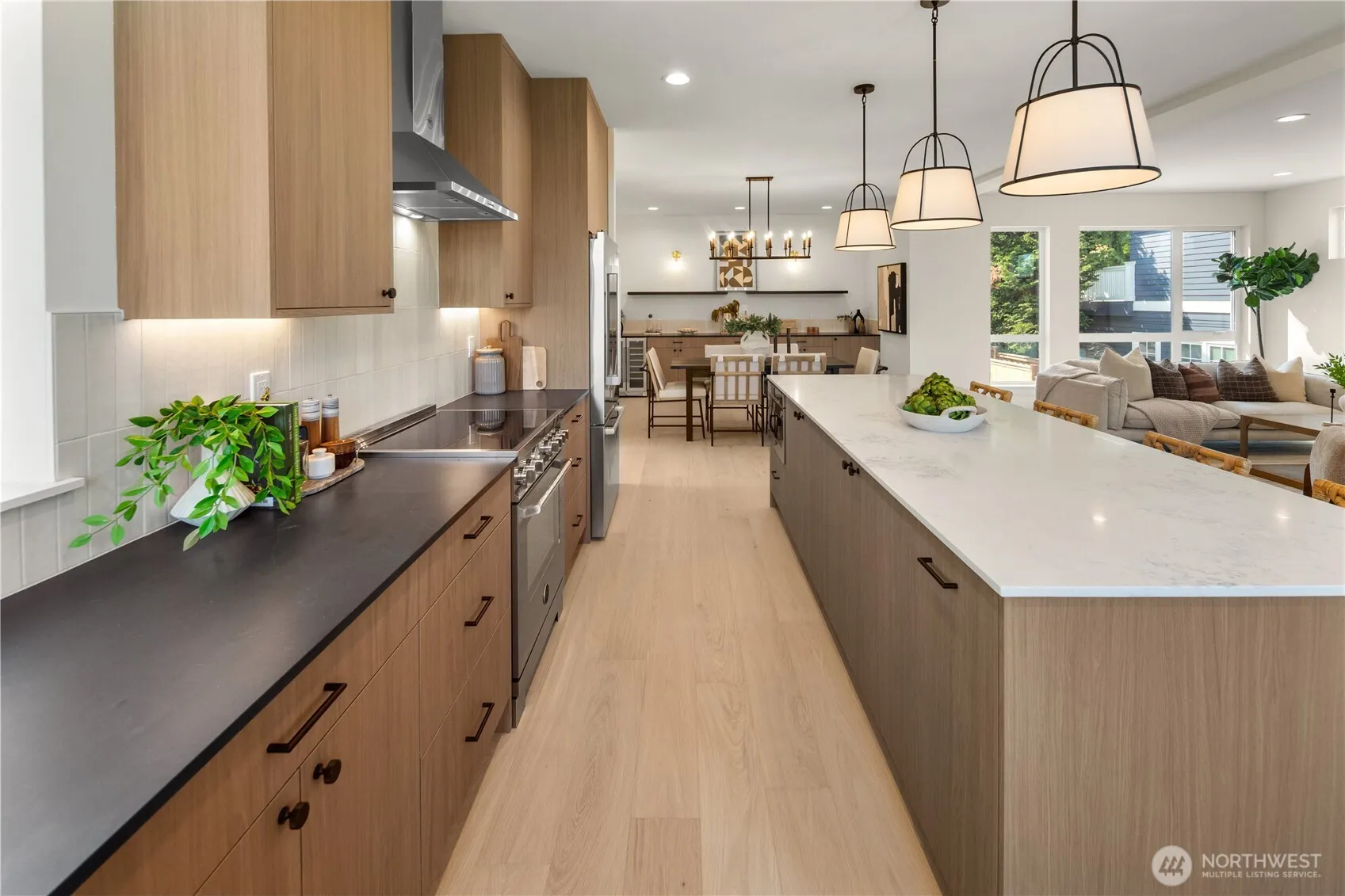 Property photo for 613 18th Avenue E, Seattle photo 5