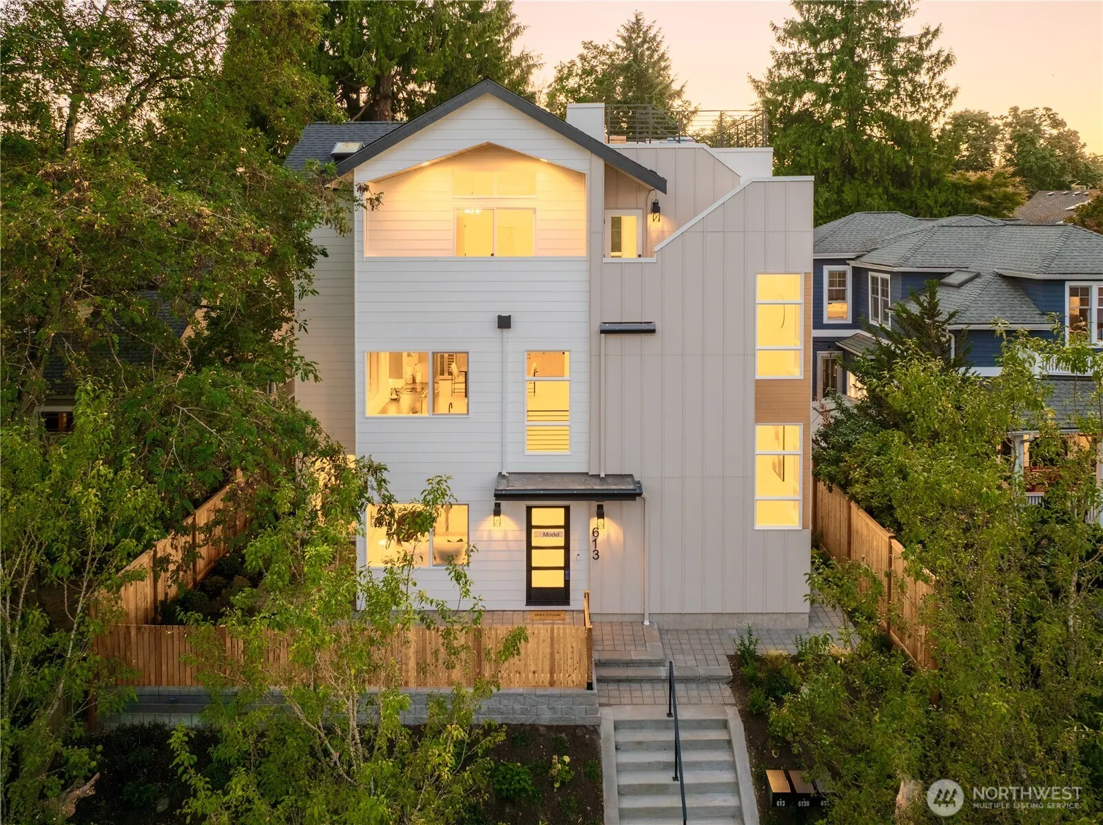 Property photo for 613 18th Avenue E, Seattle
