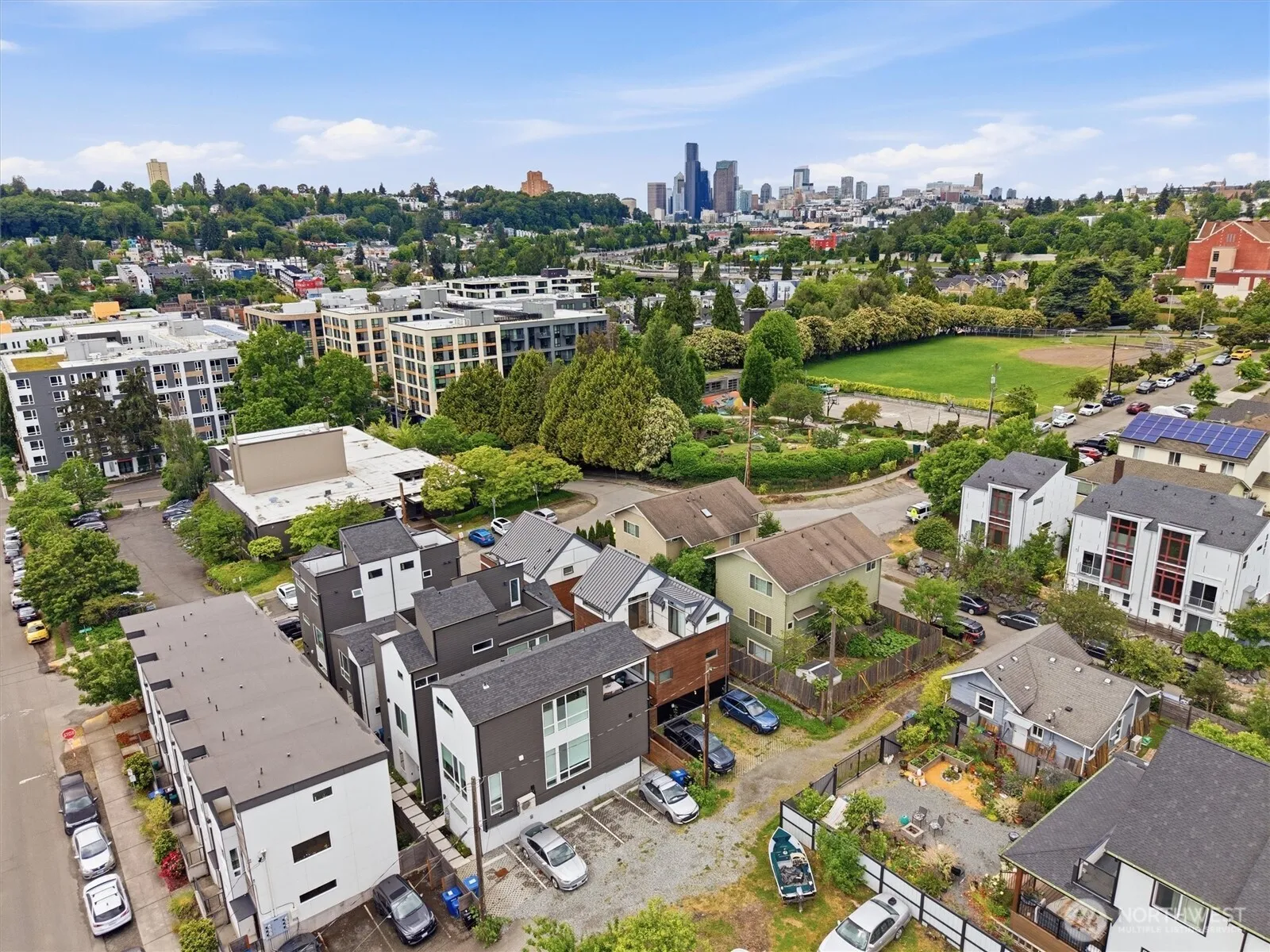 Property photo for 1816 24th Avenue S, Seattle photo 2