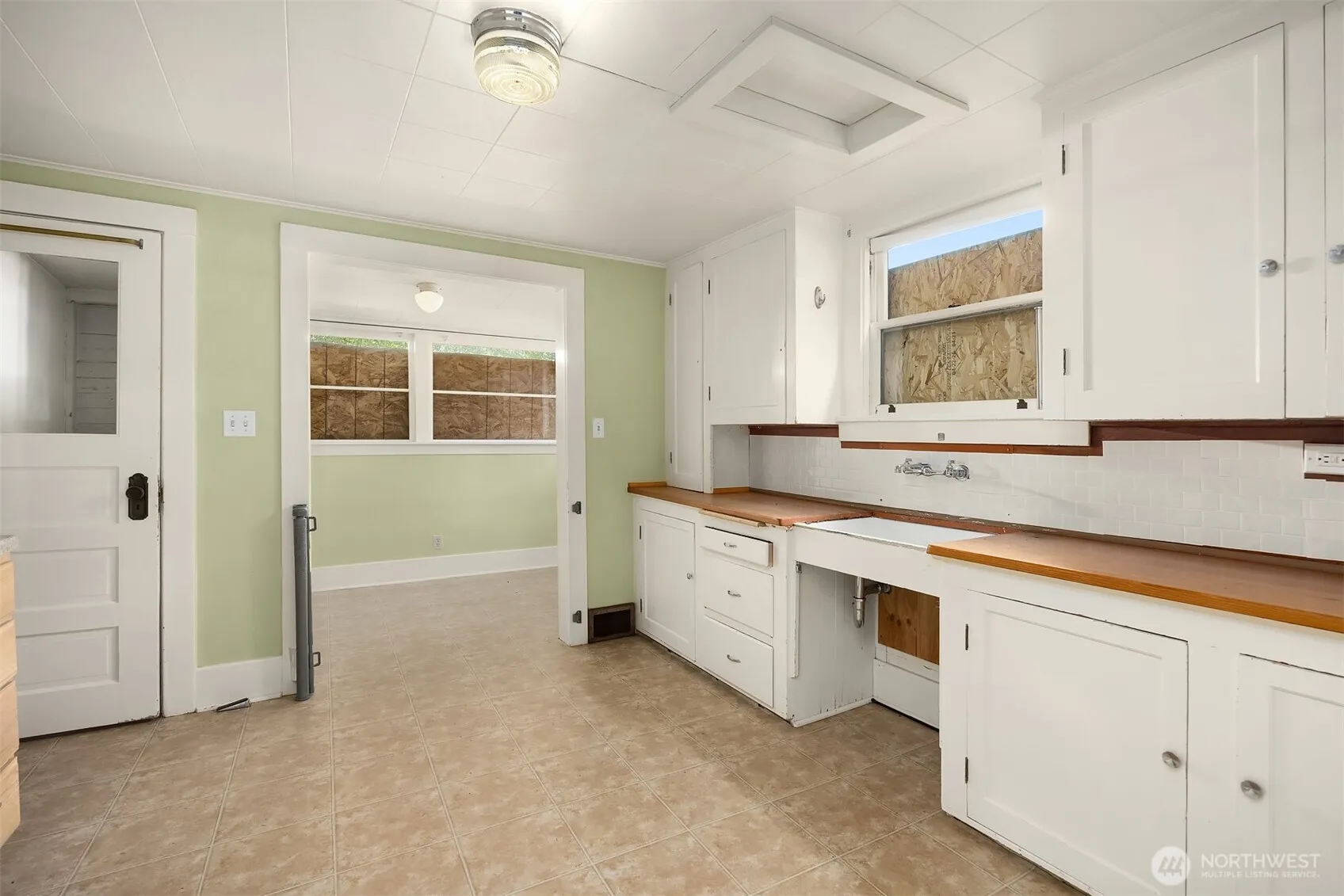 Property photo for 943 N 103rd Street, Seattle photo 5