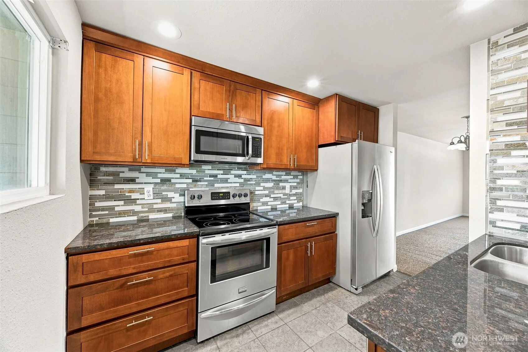 Property photo for 12418 Se 272nd Place #c, Kent photo 5