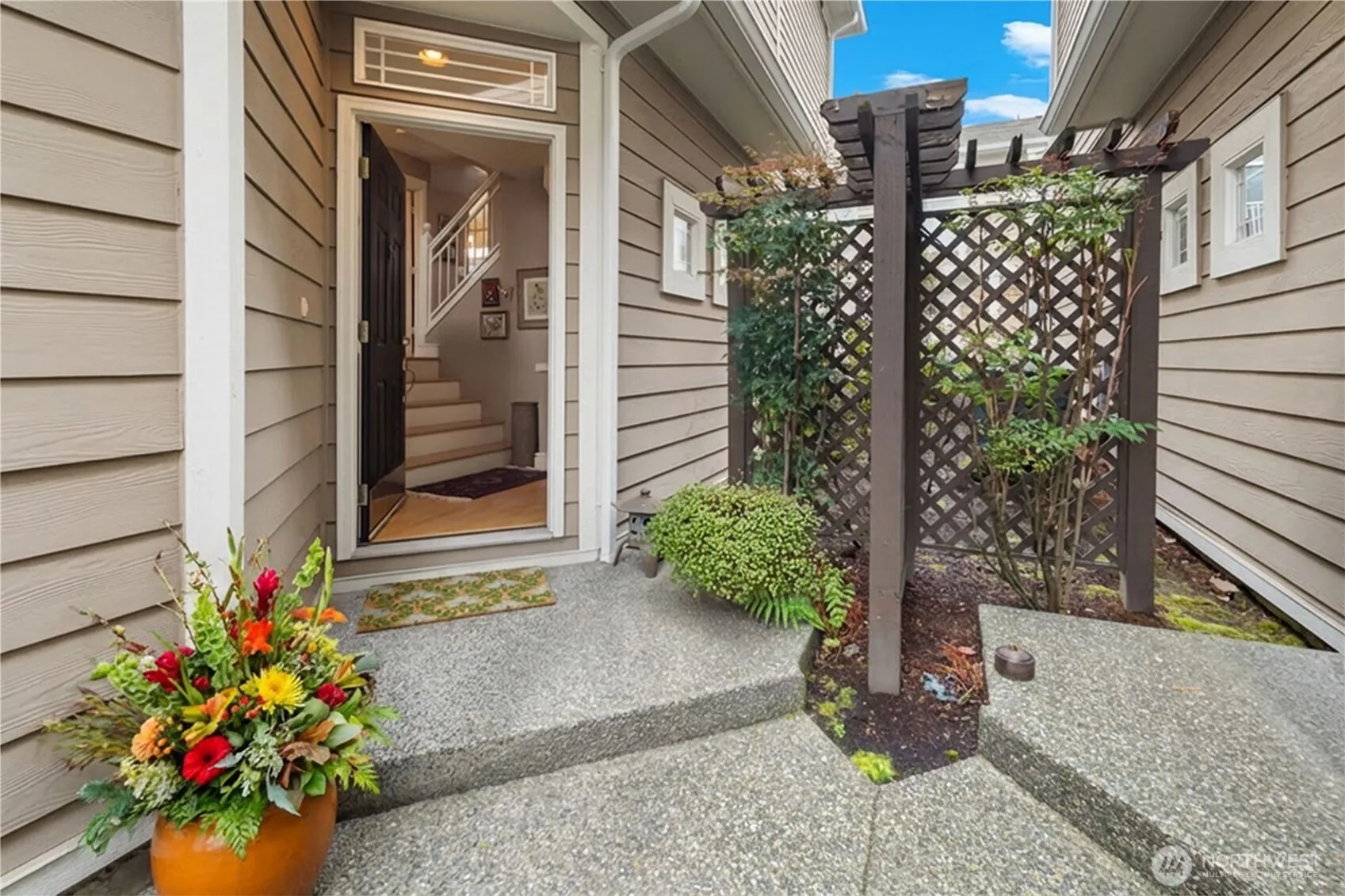 Property photo for 8630 113th Lane Ne, Kirkland photo 2