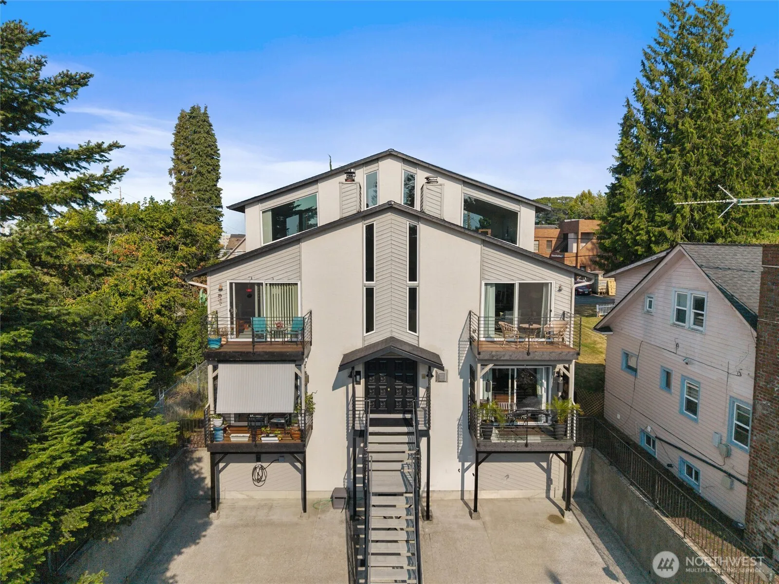 Property photo for 3211 Nassau Street #2, Everett photo 2