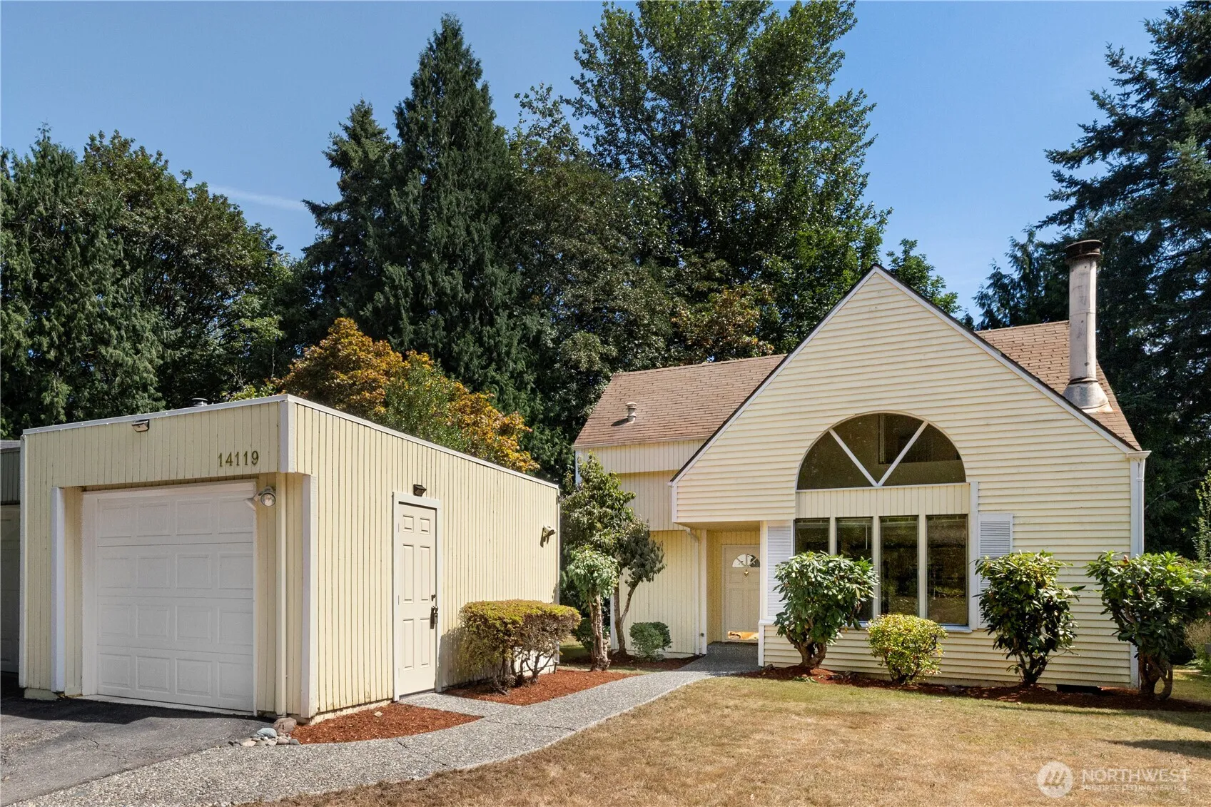 Property photo for 14119 Ne 78th Court, Redmond photo 2