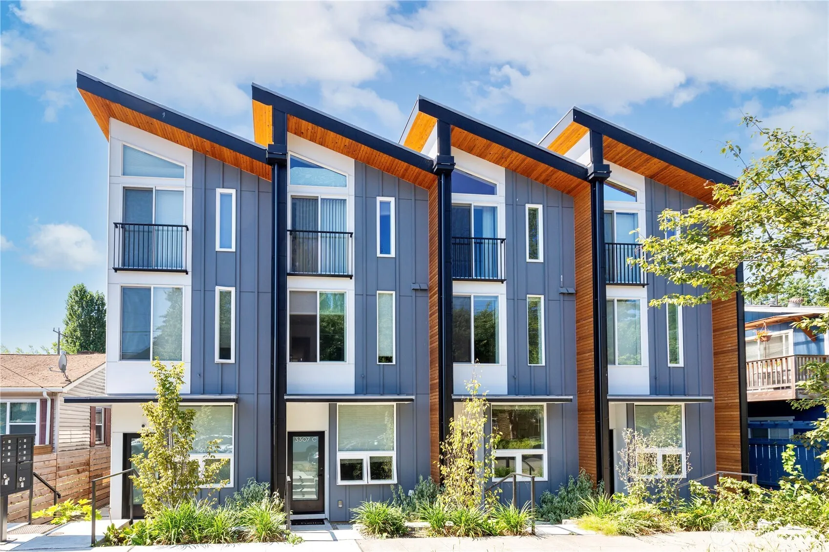 Property photo for 3307 Wetmore Avenue S #b, Seattle