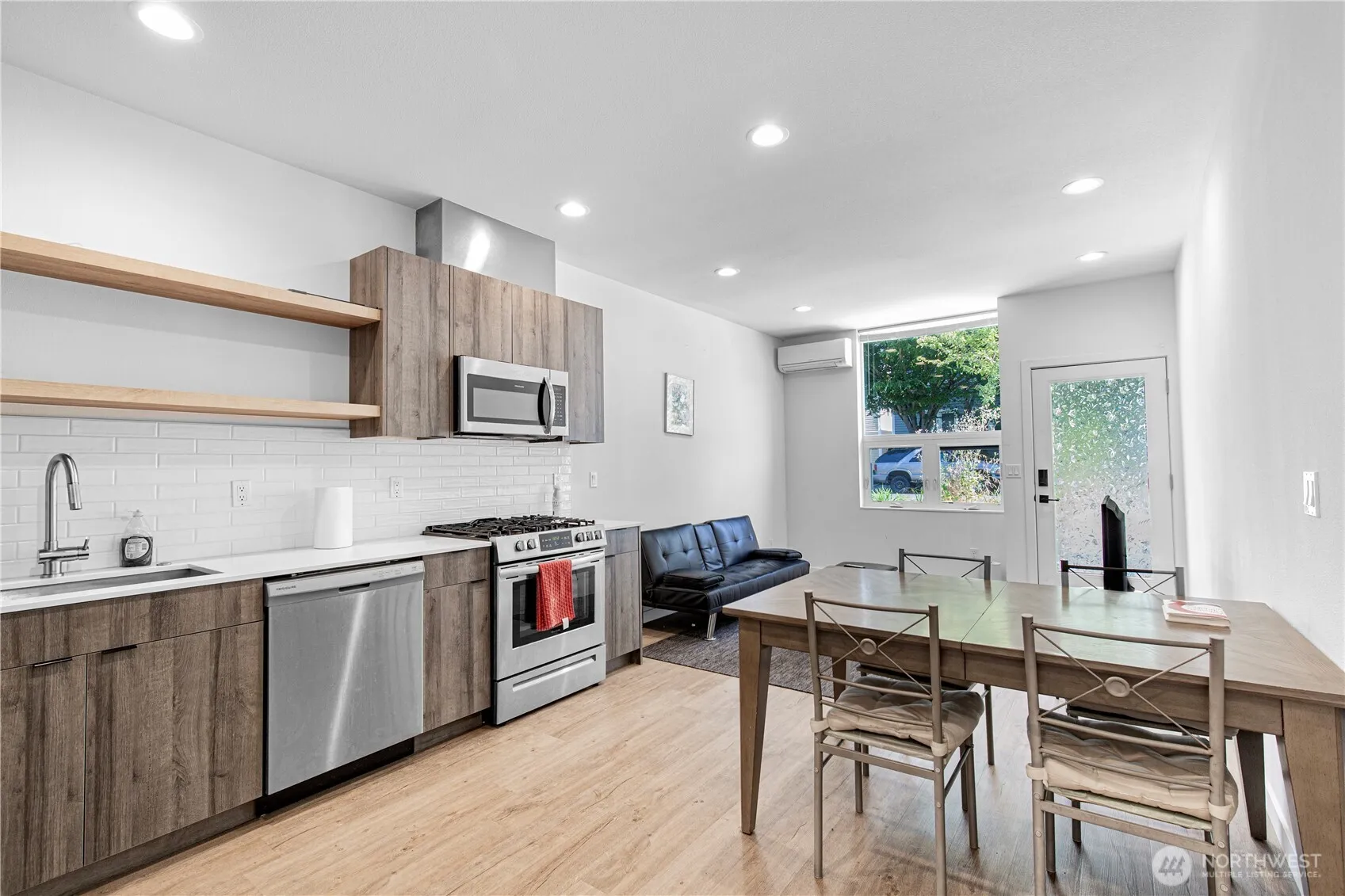 Property photo for 3307 Wetmore Avenue S #b, Seattle photo 5
