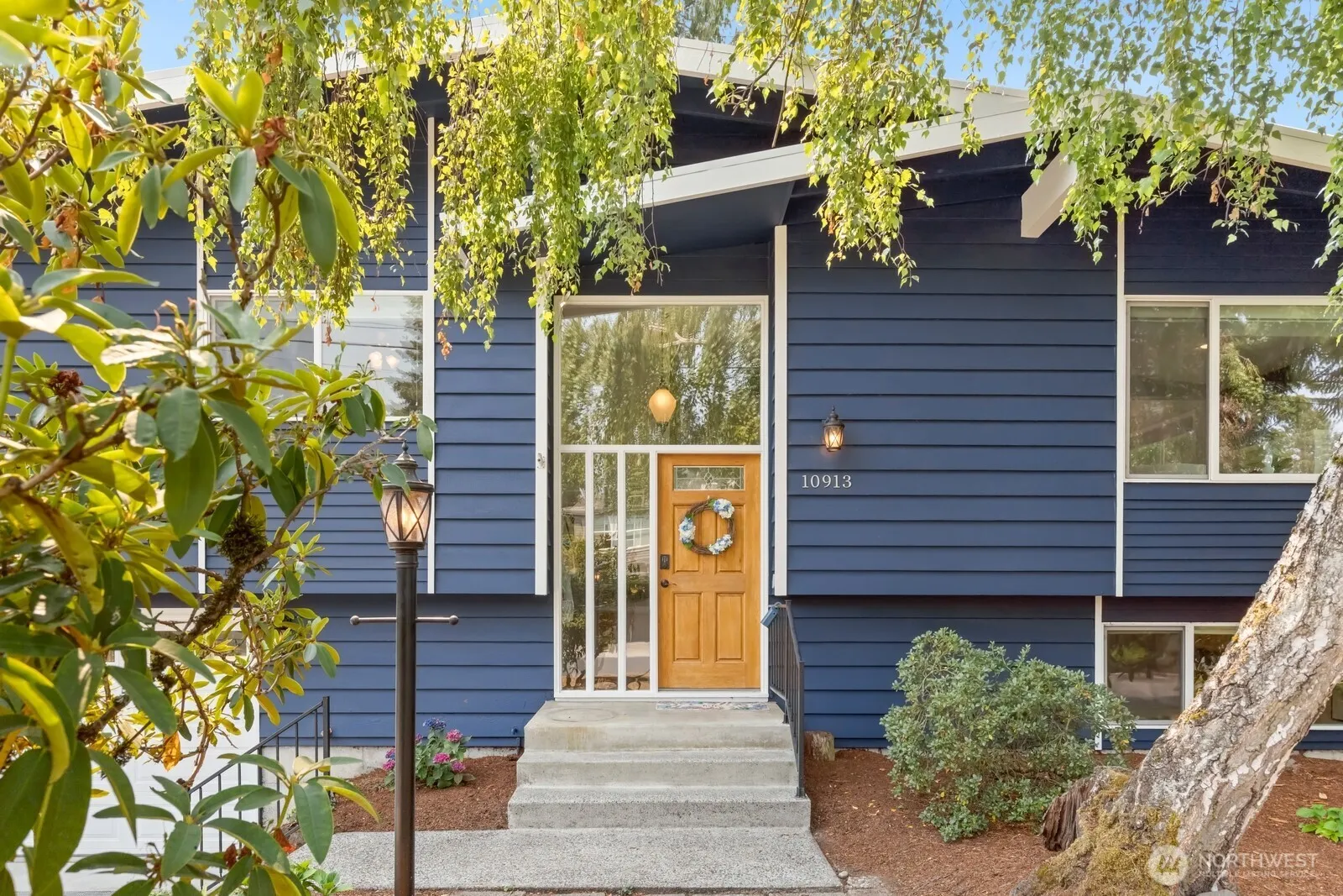 Property photo for 10913 Ne 48th Street, Kirkland