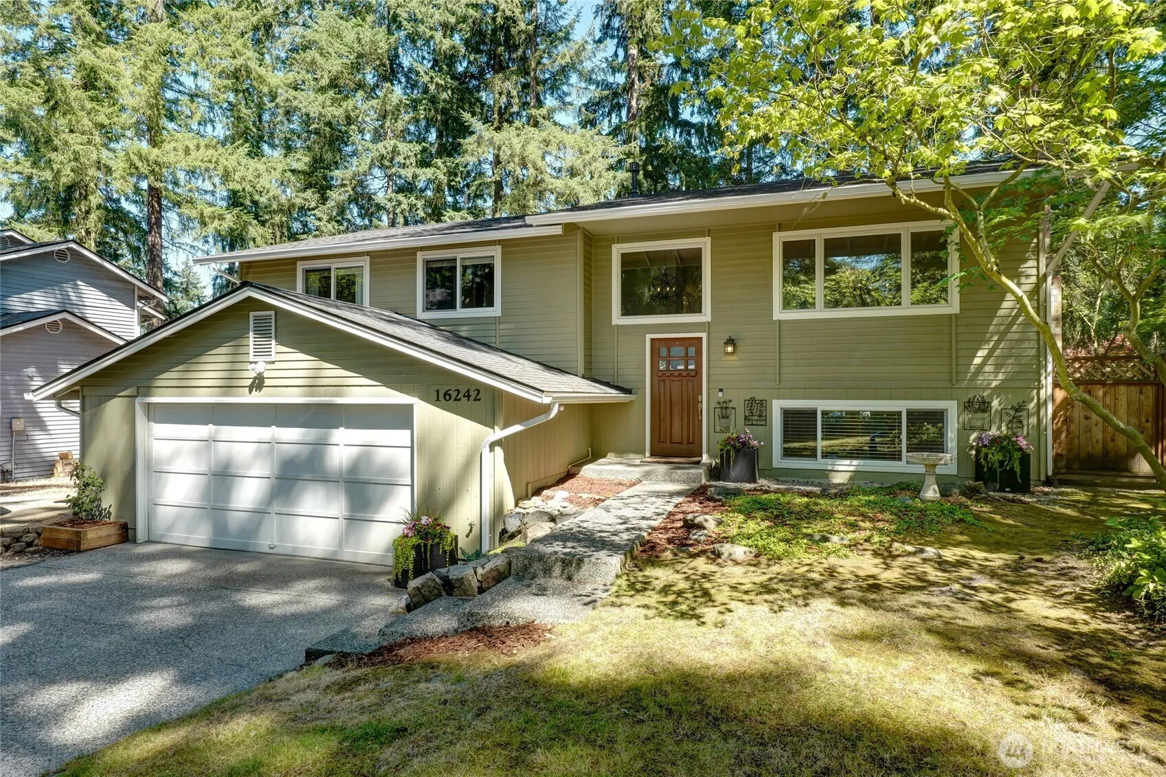 Property photo for 16242 Ne 30th Street, Bellevue photo 3