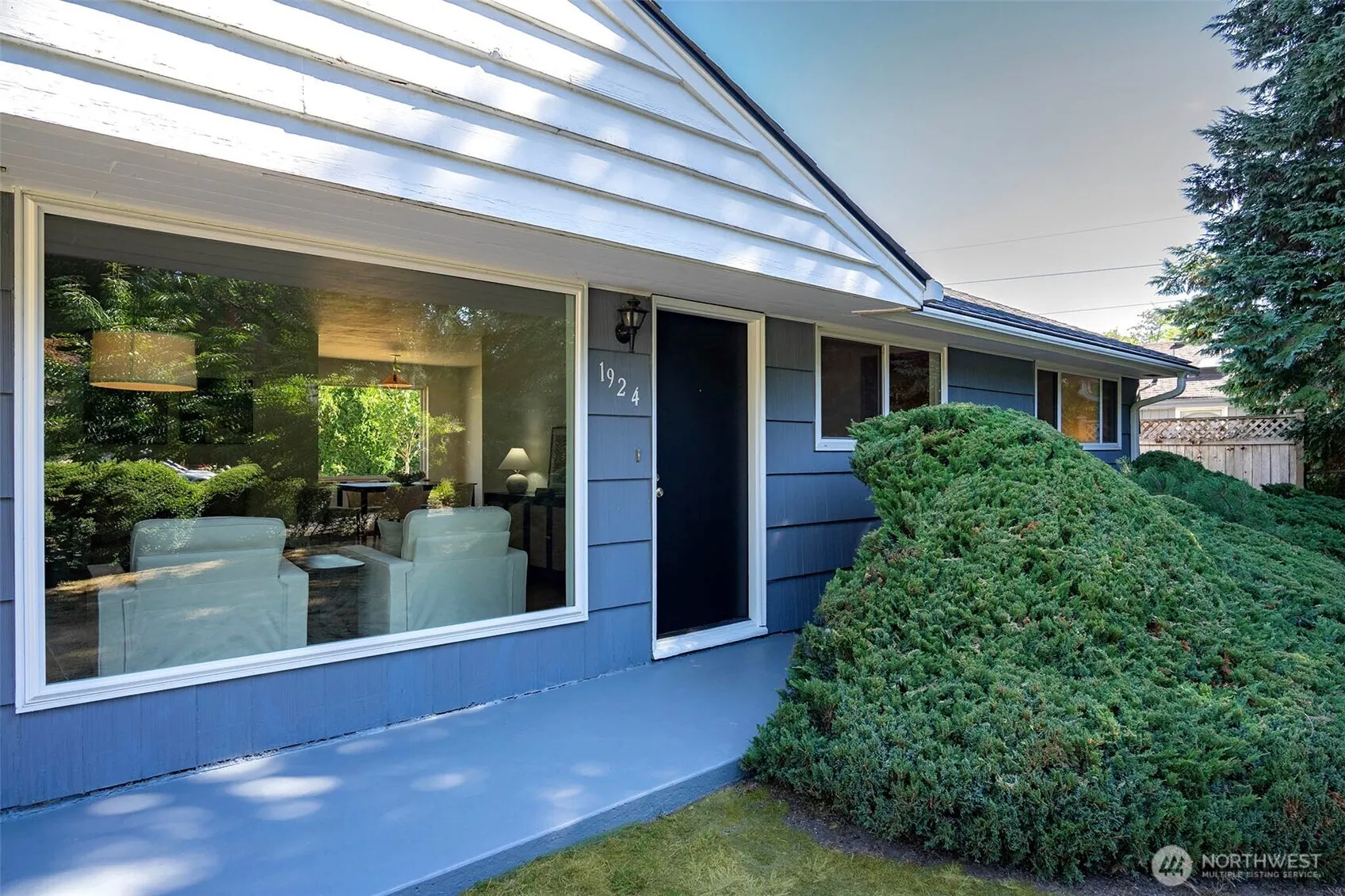 Property photo for 1924 Ne 130th Place, Seattle photo 2