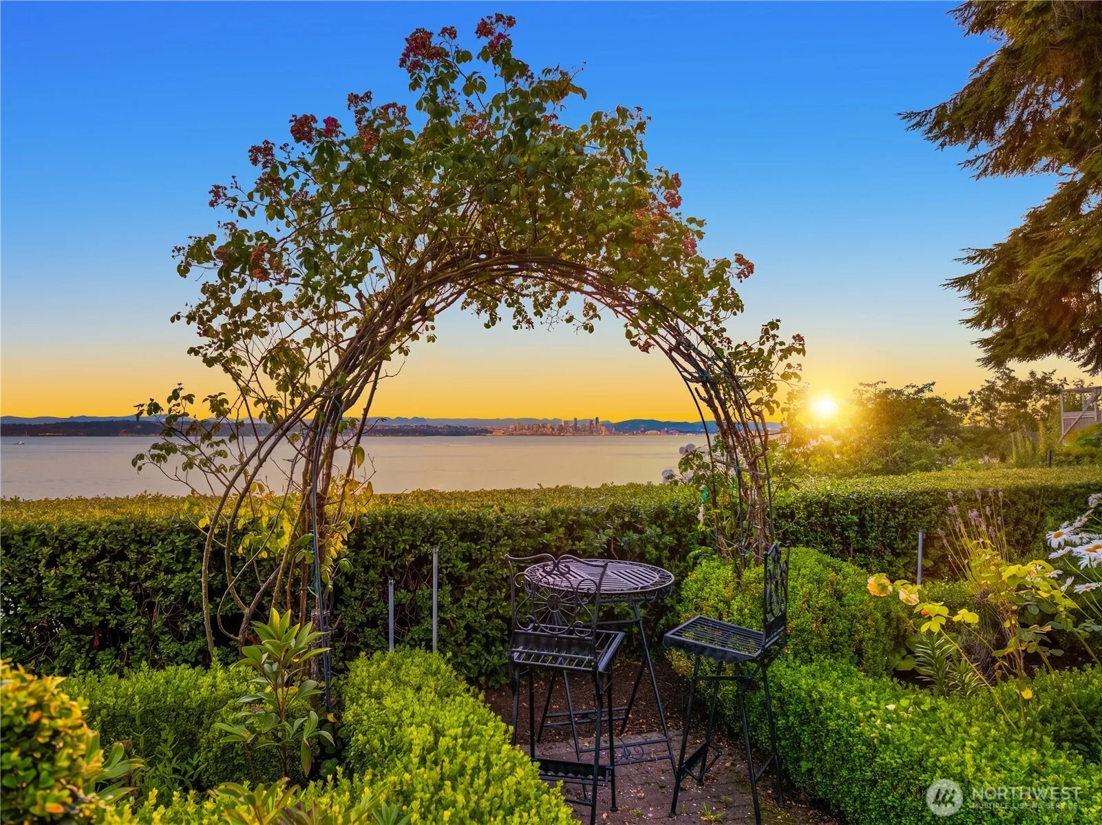 Property photo for 8916 Ferncliff Avenue Ne, Bainbridge Island photo 4