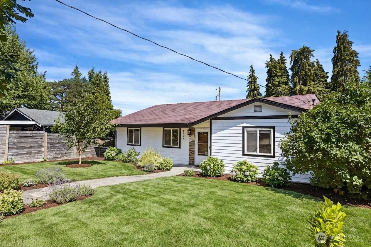 Property photo for 8414 47th Ave S Avenue S, Seattle photo 3