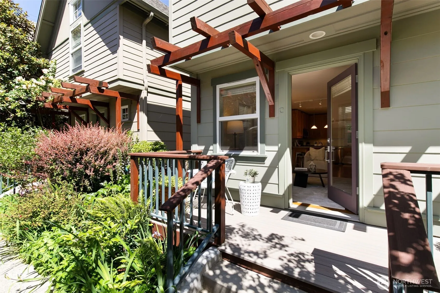 Property photo for 6318 5th Avenue Ne #c, Seattle photo 2