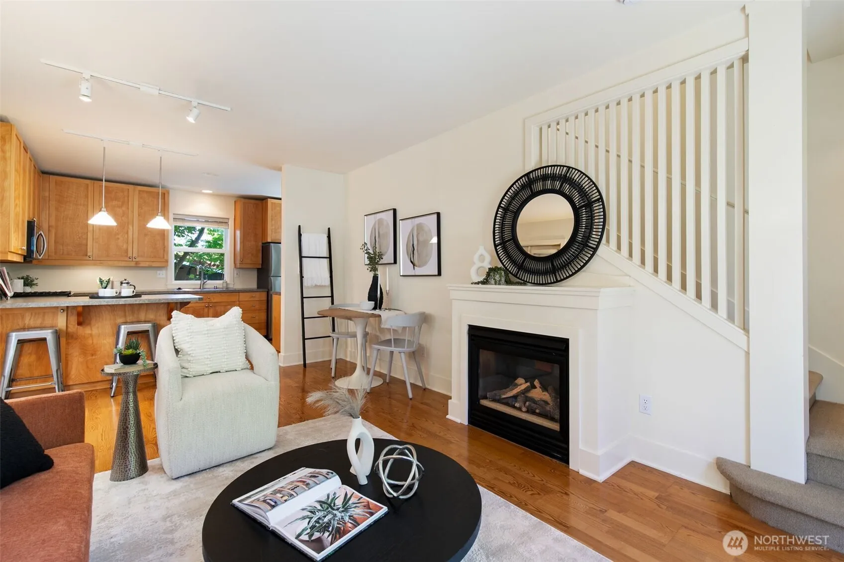 Property photo for 6318 5th Avenue Ne #c, Seattle photo 4