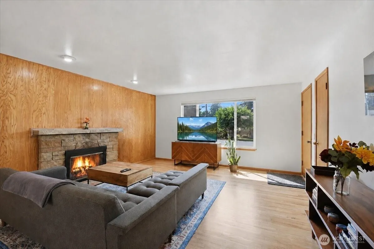 Property photo for 20621 78th Place W, Edmonds photo 4