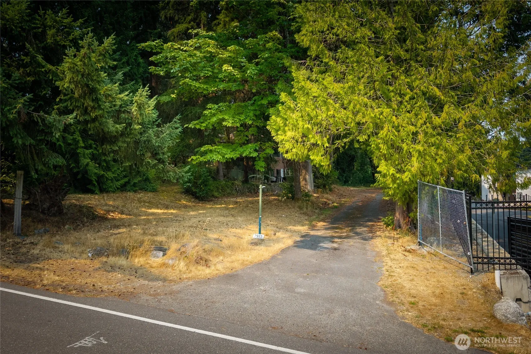 Property photo for 7915 240th Street Sw, Edmonds photo 3