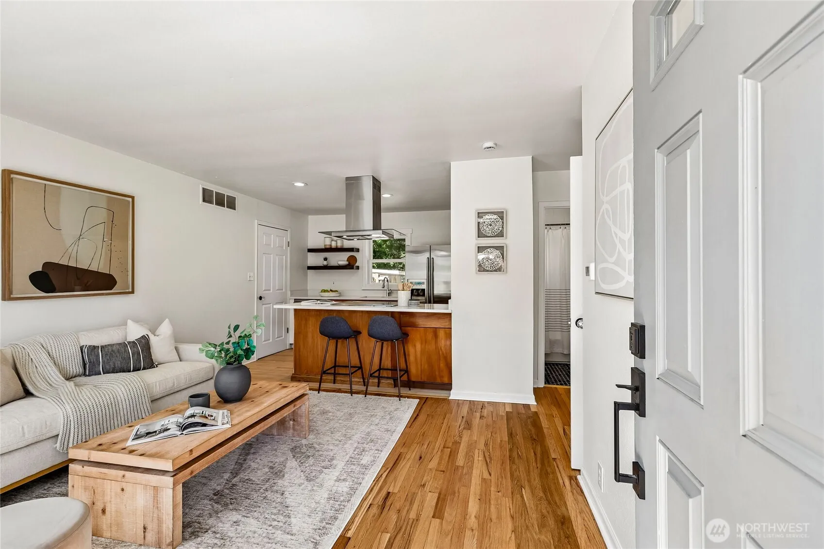 Property photo for 9227 Palatine Avenue N, Seattle photo 4