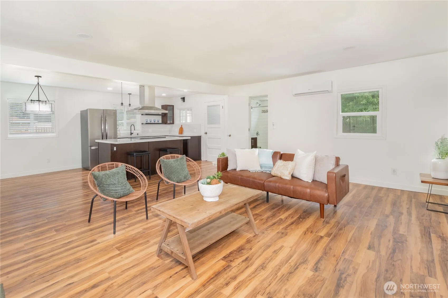 Property photo for 9028 Highland Avenue Sw, Lakewood photo 4