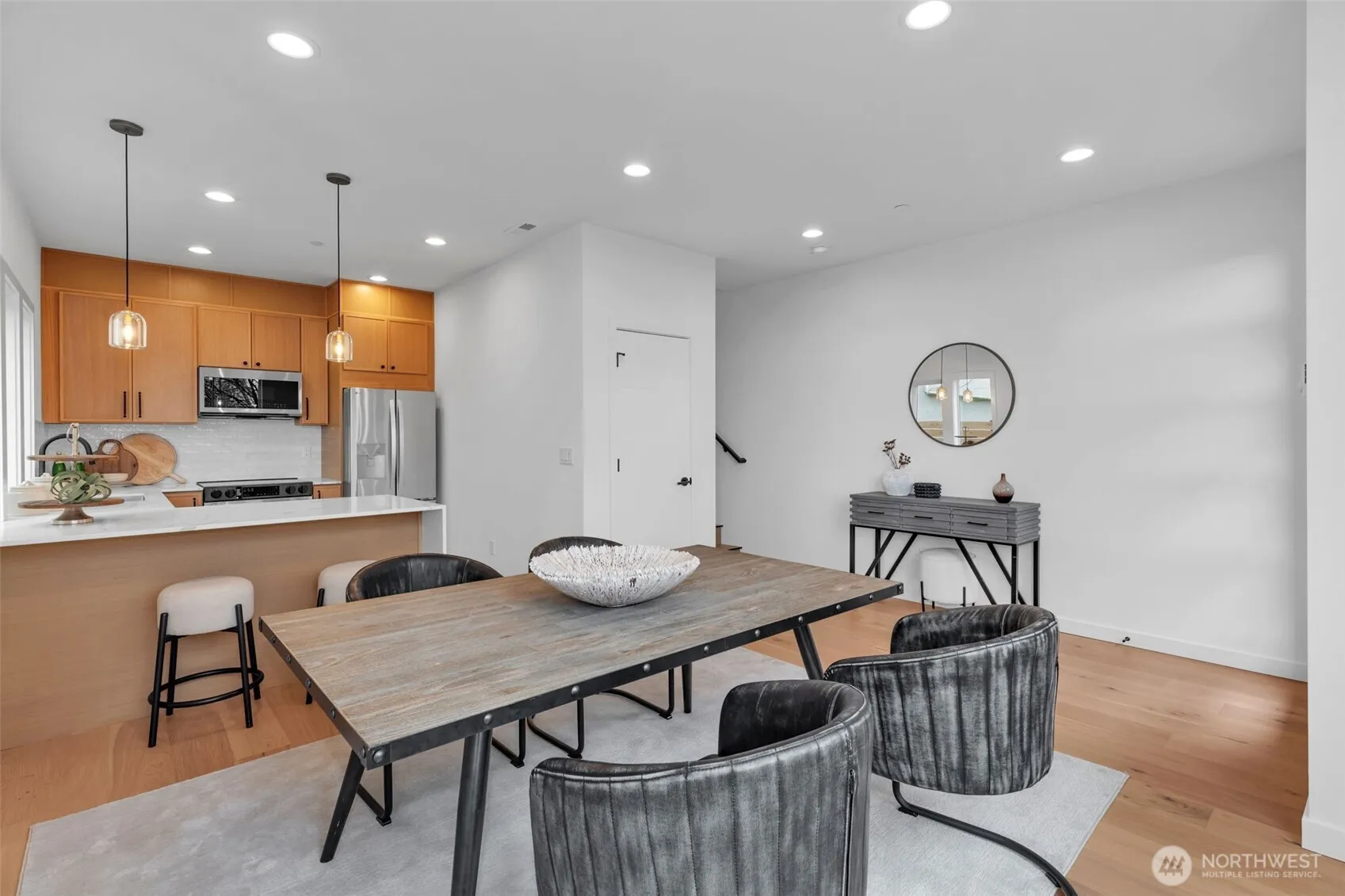Property photo for 427 19th Avenue E, Seattle photo 4