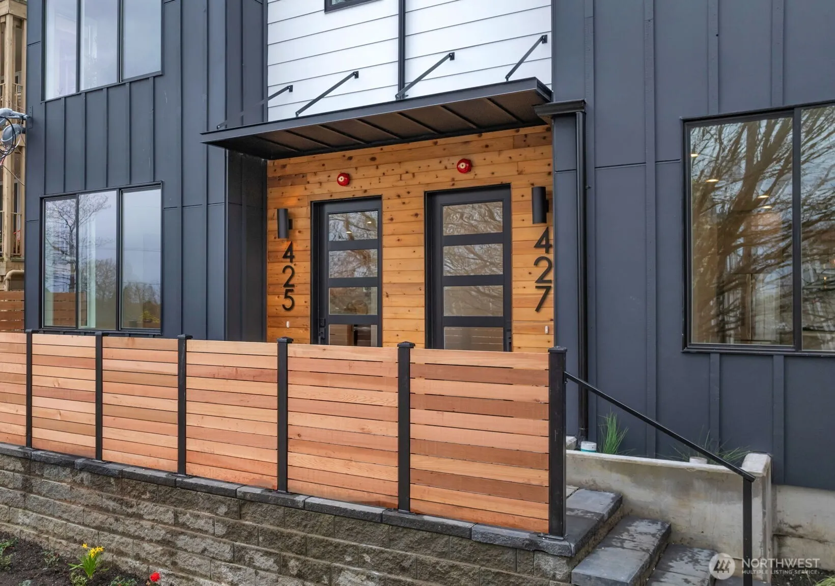 Property photo for 427 19th Avenue E, Seattle photo 2