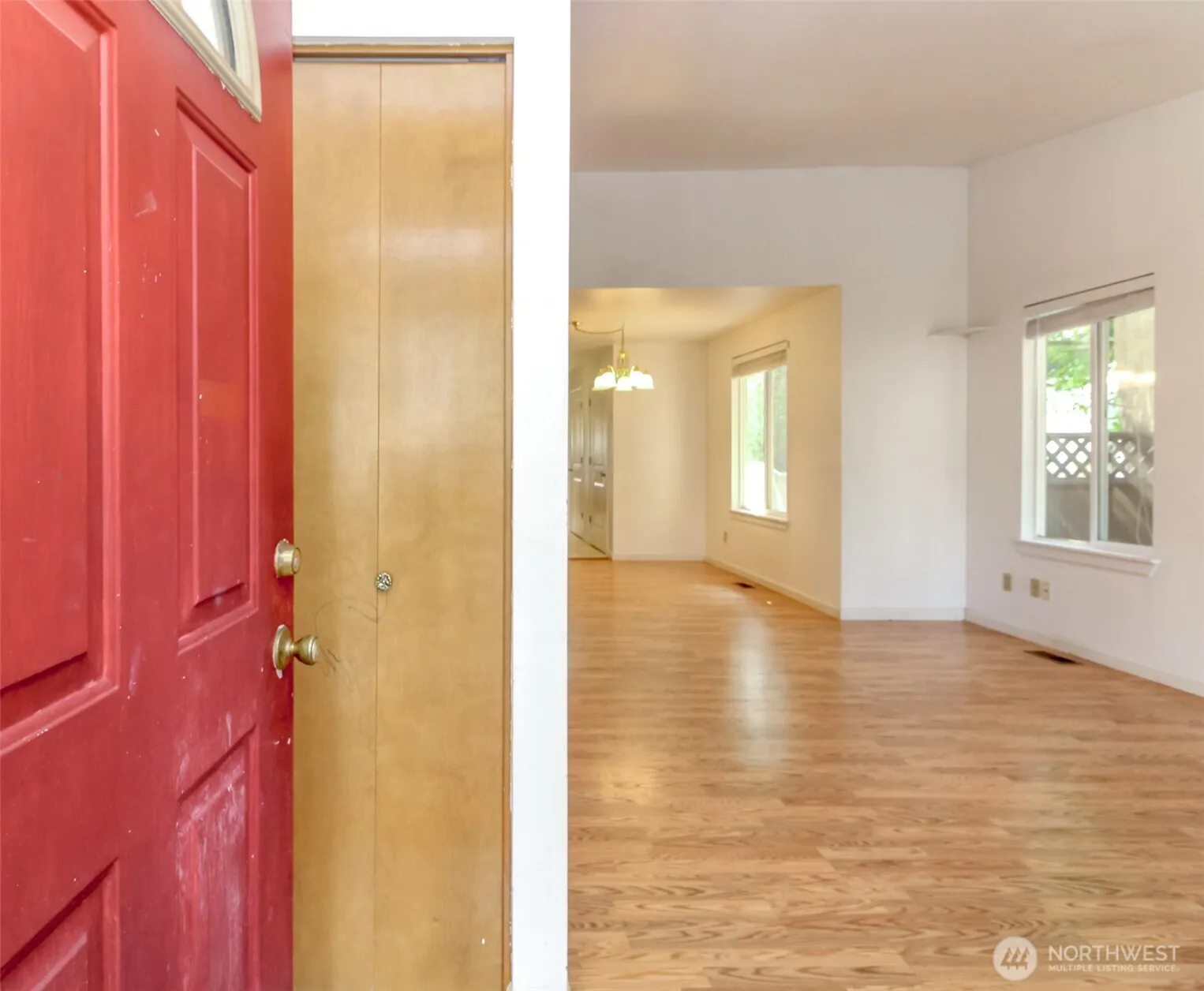 Property photo for 13336 35th Avenue S, Tukwila photo 4