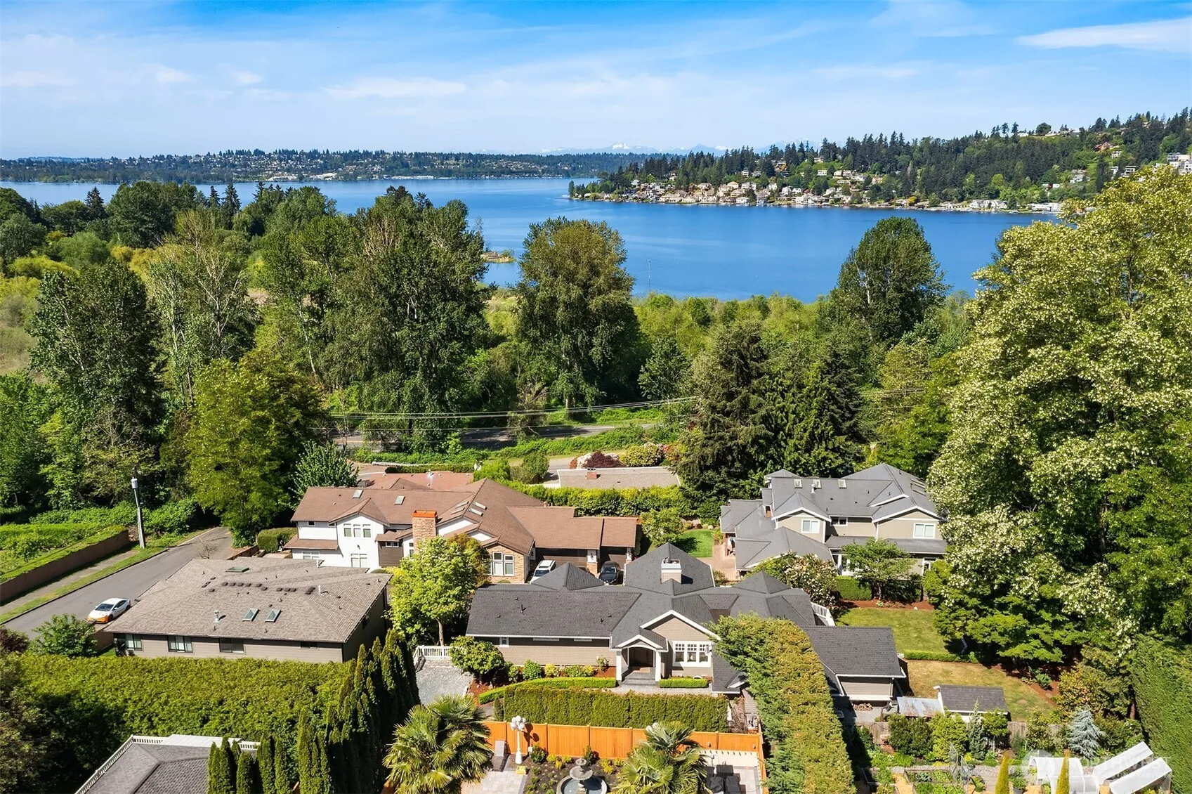 Property photo for 10030 Ne 110th Street, Kirkland photo 3