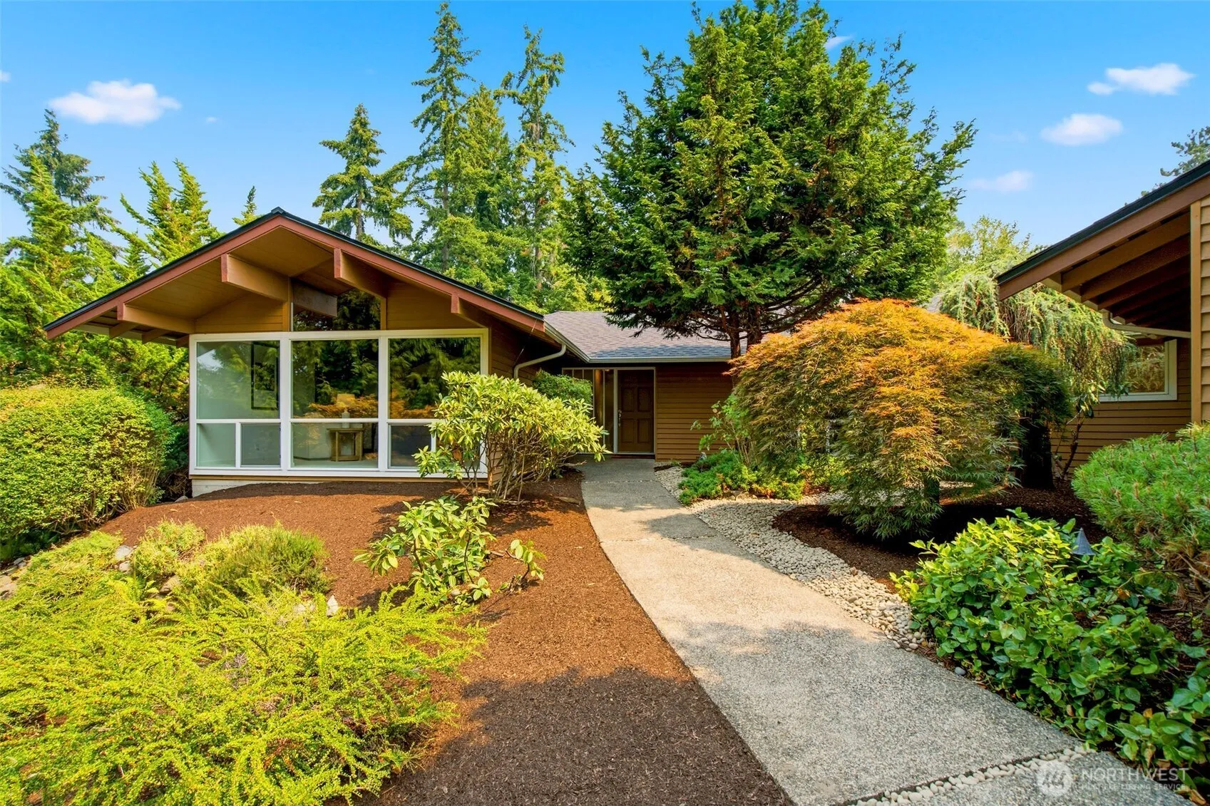 Property photo for 8626 Ne 26th Place, Clyde Hill photo 2