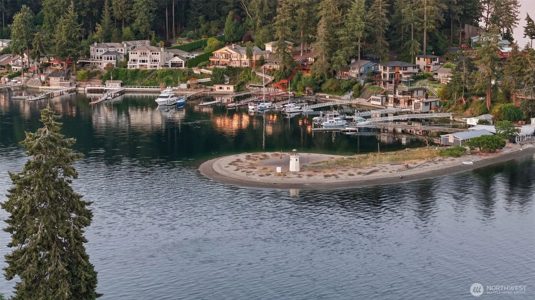 Property photo for 7305 Soundview Drive Nw #601, Gig Harbor photo 2