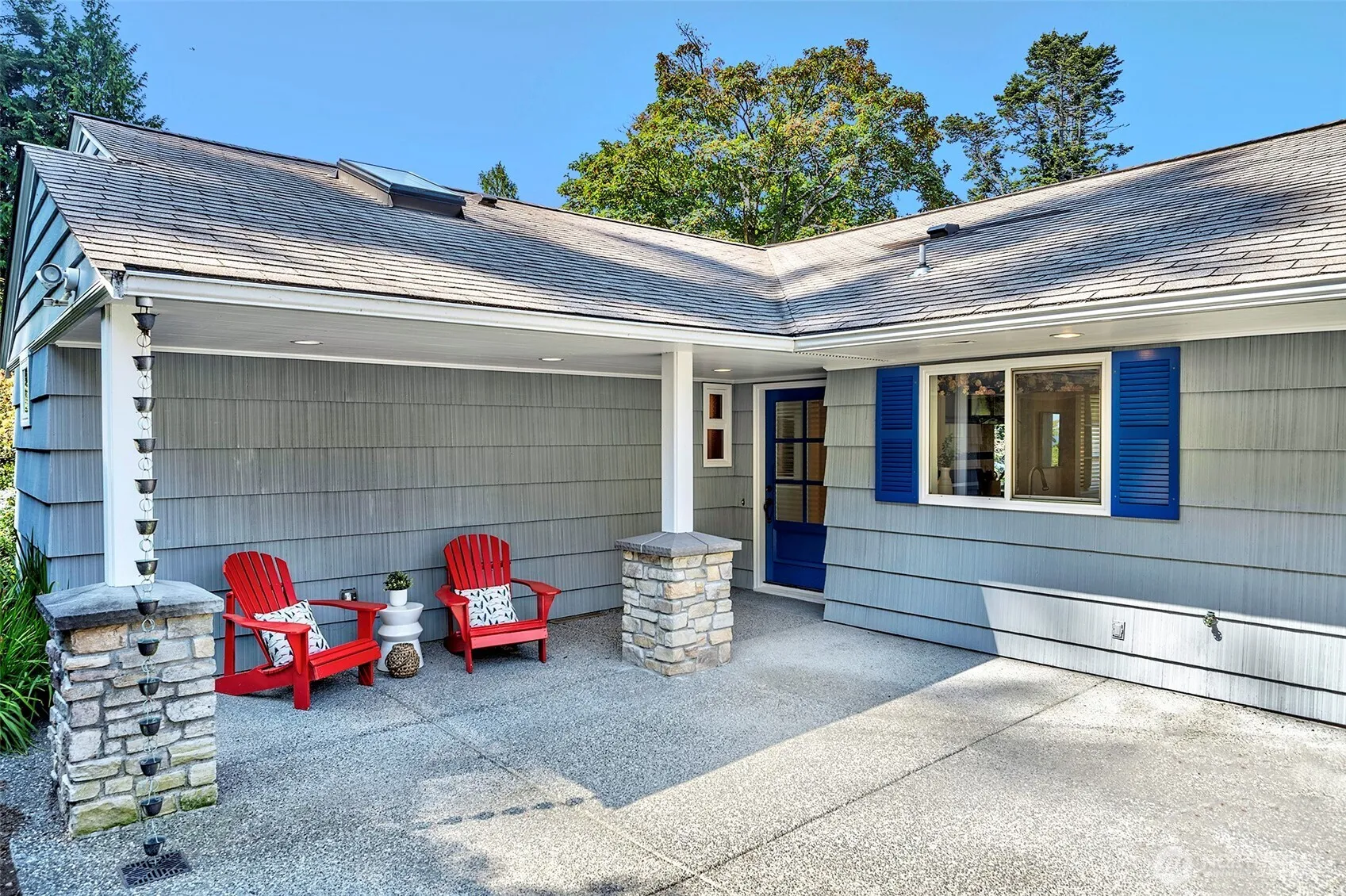 Property photo for 18516 Soundview Place, Edmonds photo 4