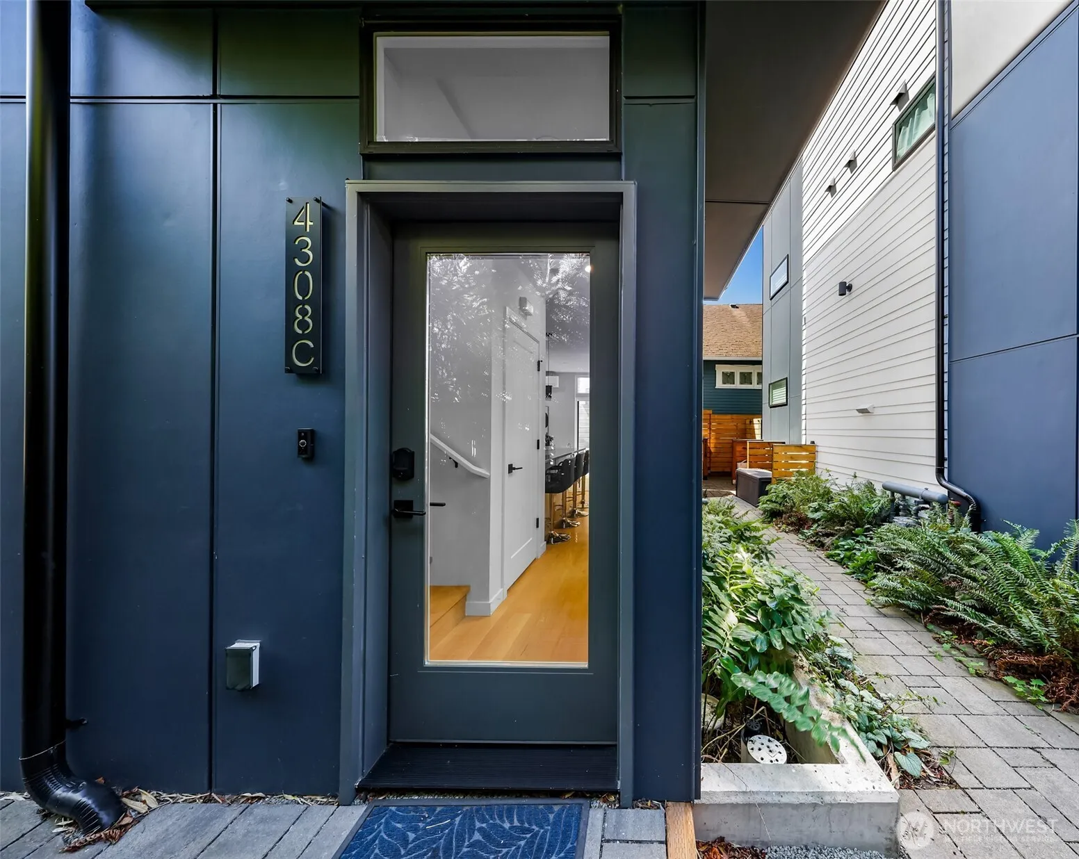 Property photo for 4308 Wallingford Avenue N #c, Seattle photo 3