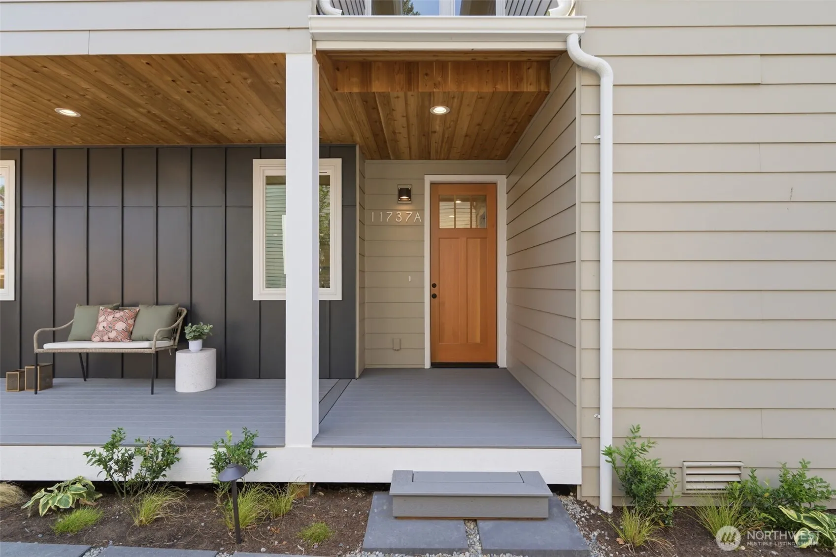 Property photo for 11737 40th Avenue Ne #a, Seattle photo 2