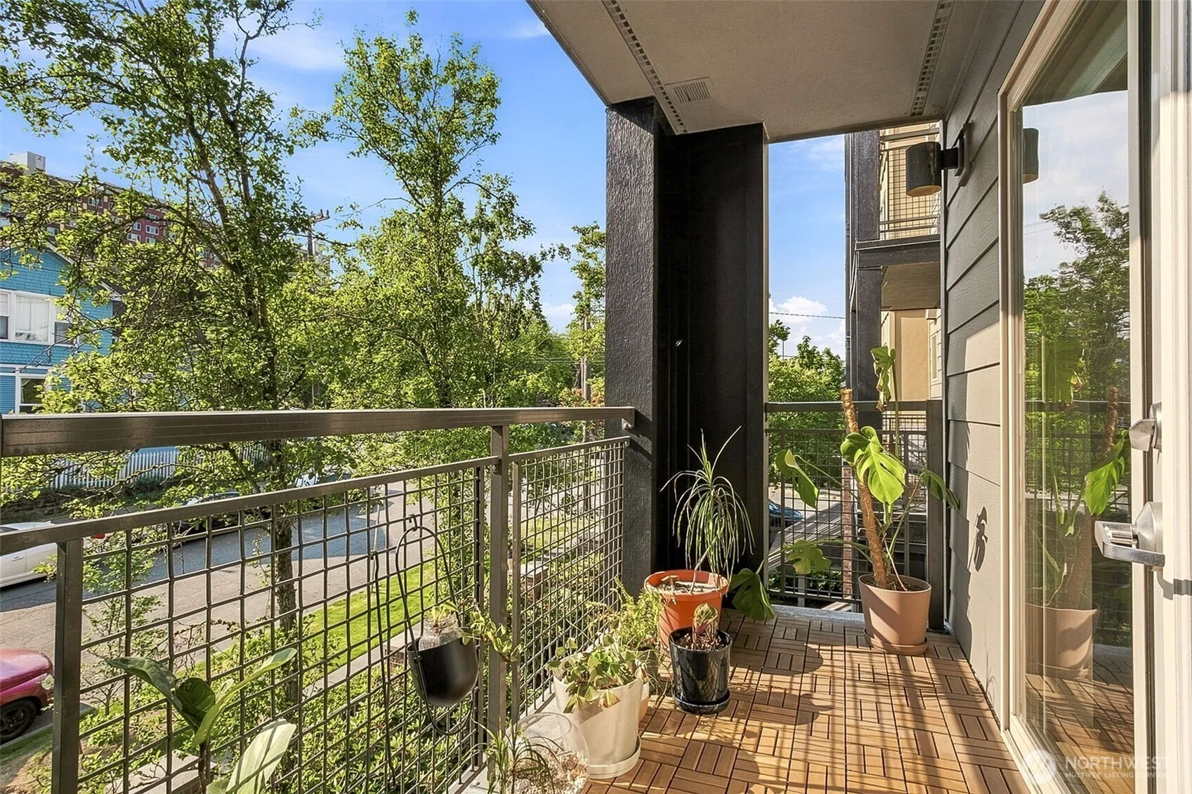 Property photo for 412 11th Avenue #303, Seattle photo 2