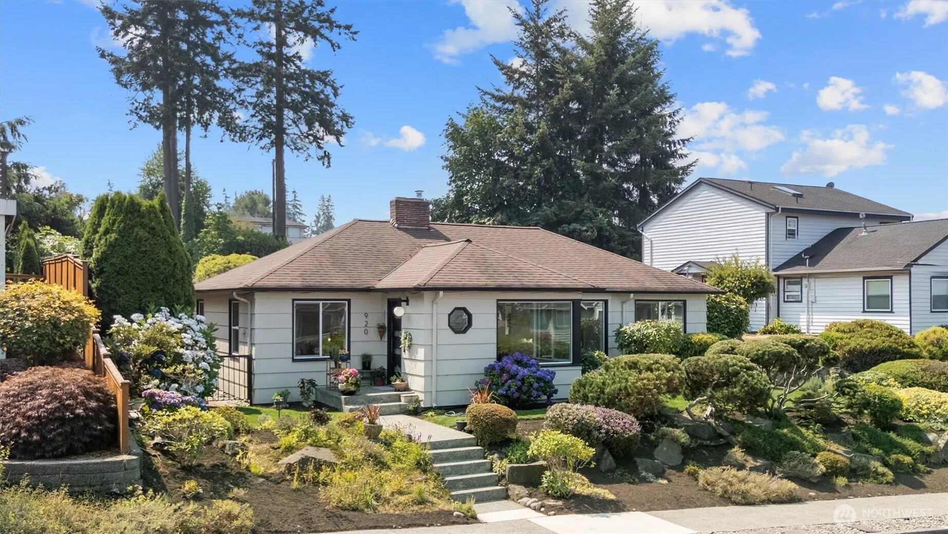 Property photo for 920 Maple Street, Edmonds photo 3