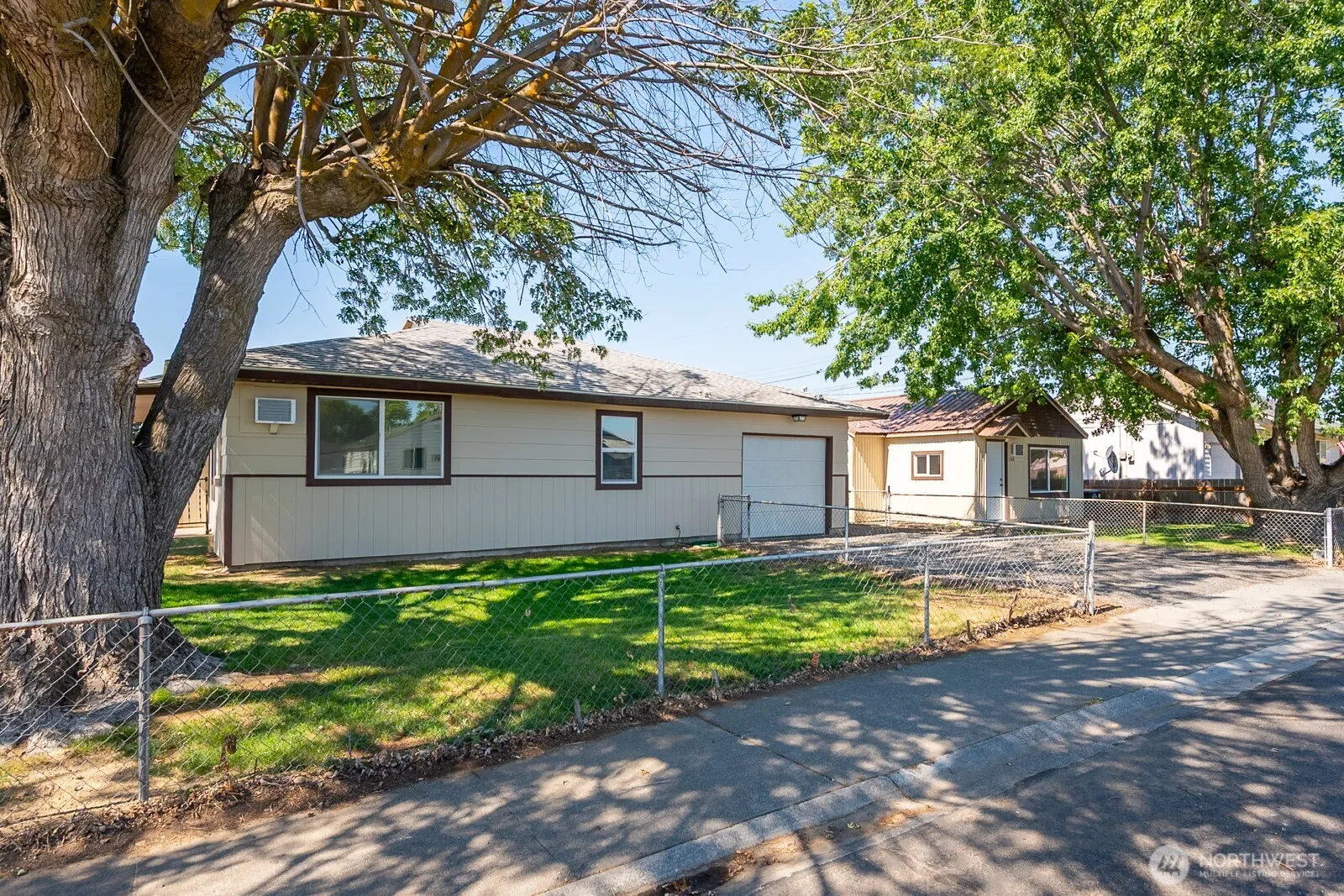 Property photo for 2104 W Spruce Street, Moses Lake photo 3