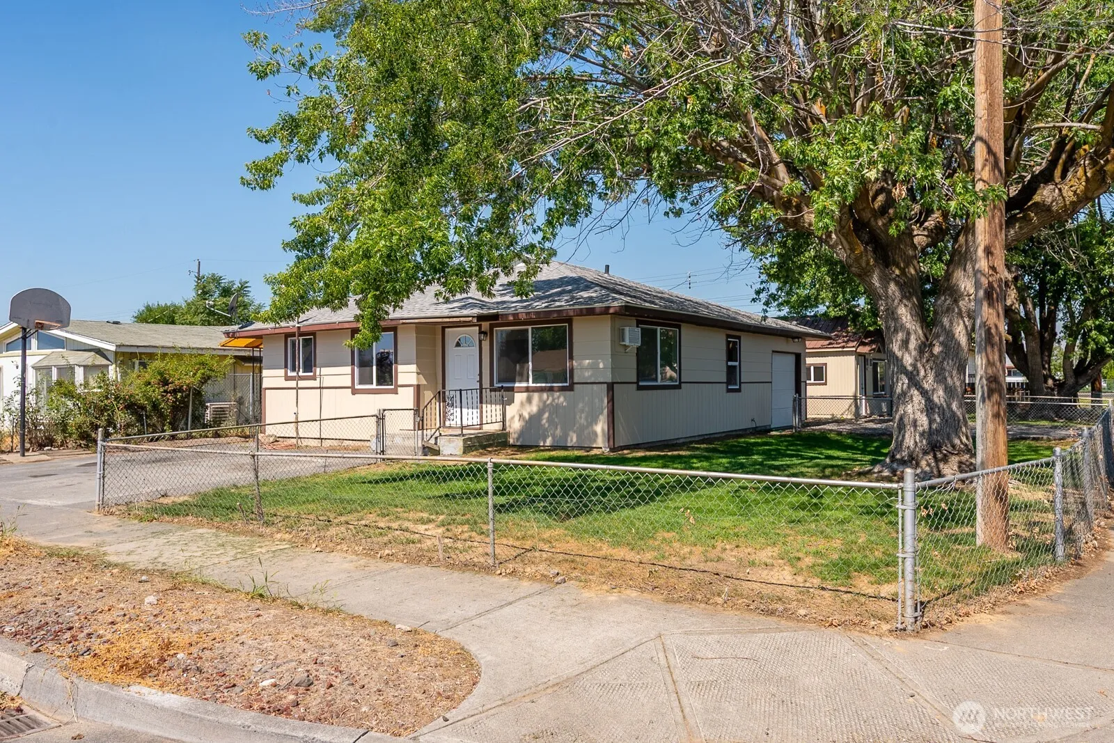 Property photo for 2104 W Spruce Street, Moses Lake photo 2