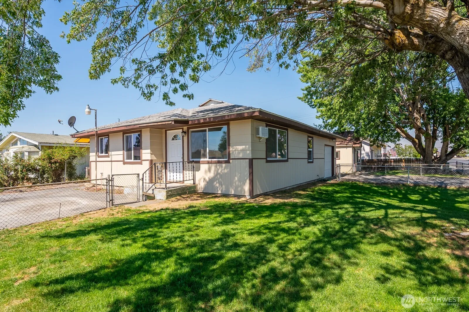 Property photo for 2104 W Spruce Street, Moses Lake
