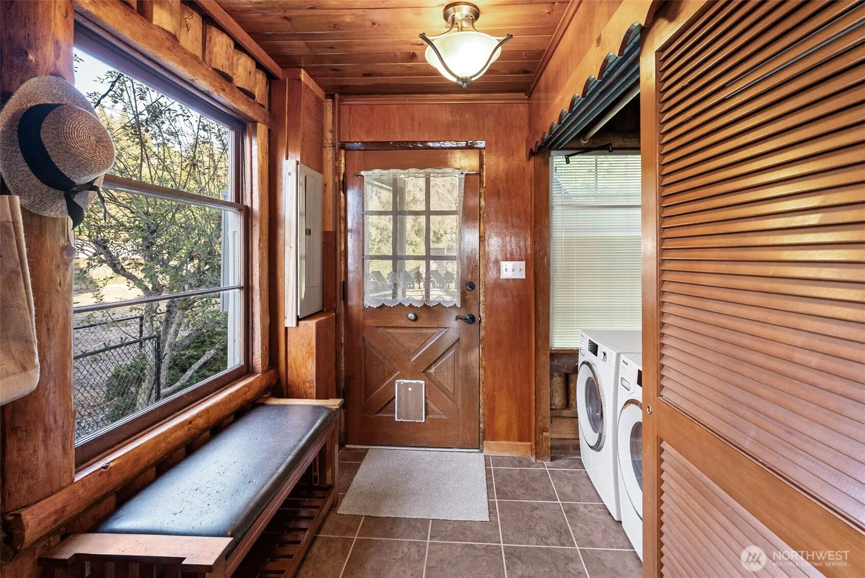 Property photo for 4420 Sunset Beach Road W, University Place photo 2