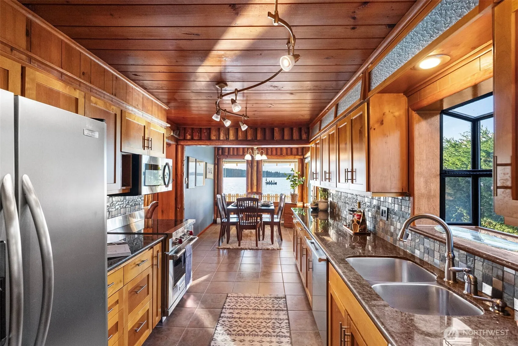 Property photo for 4420 Sunset Beach Road W, University Place photo 3