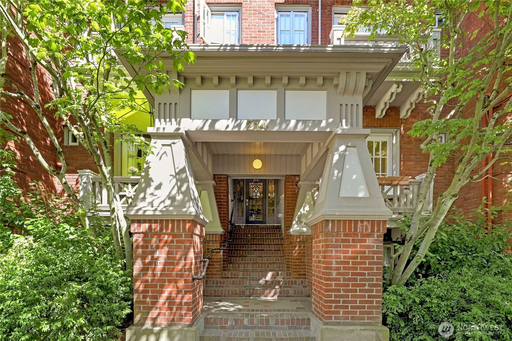 Property photo for 214 13th Avenue E #2, Seattle