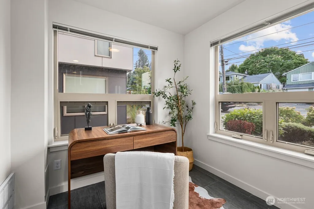 Property photo for 3818 B 23rd Avenue W #b, Seattle photo 2