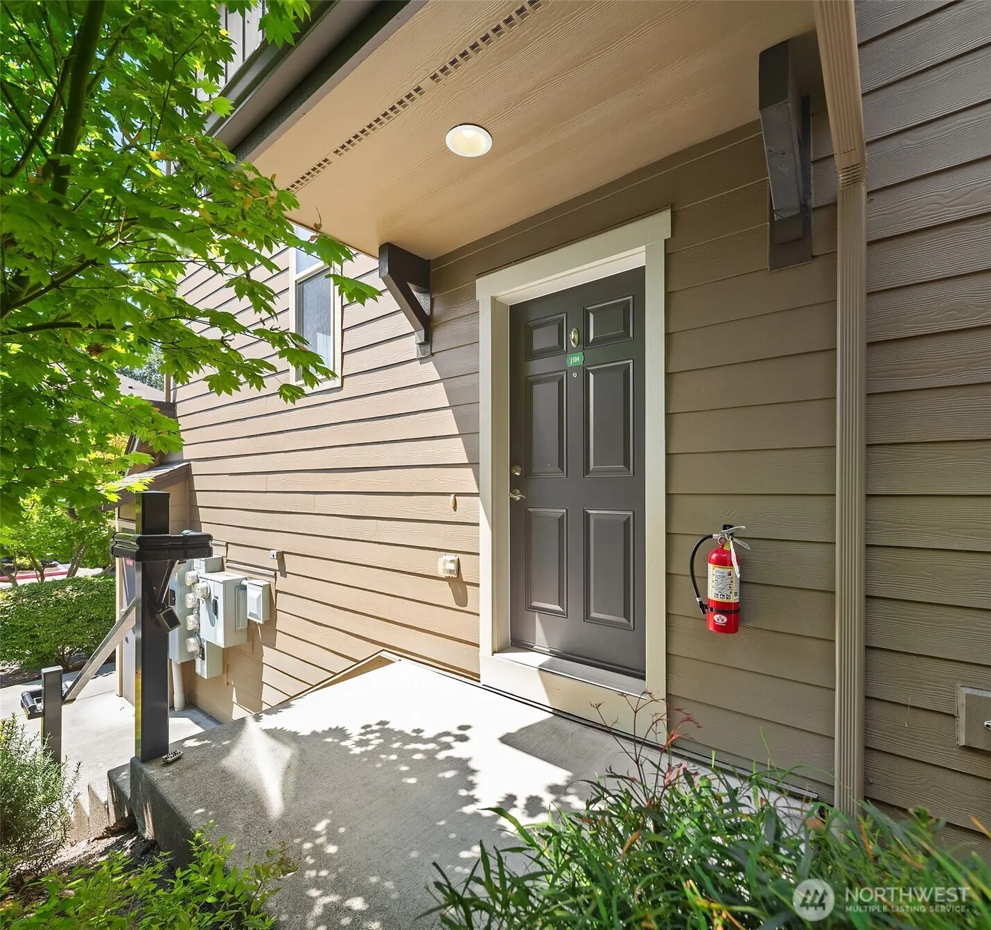 Property photo for 1900 Weaver Road #j104, Snohomish photo 2