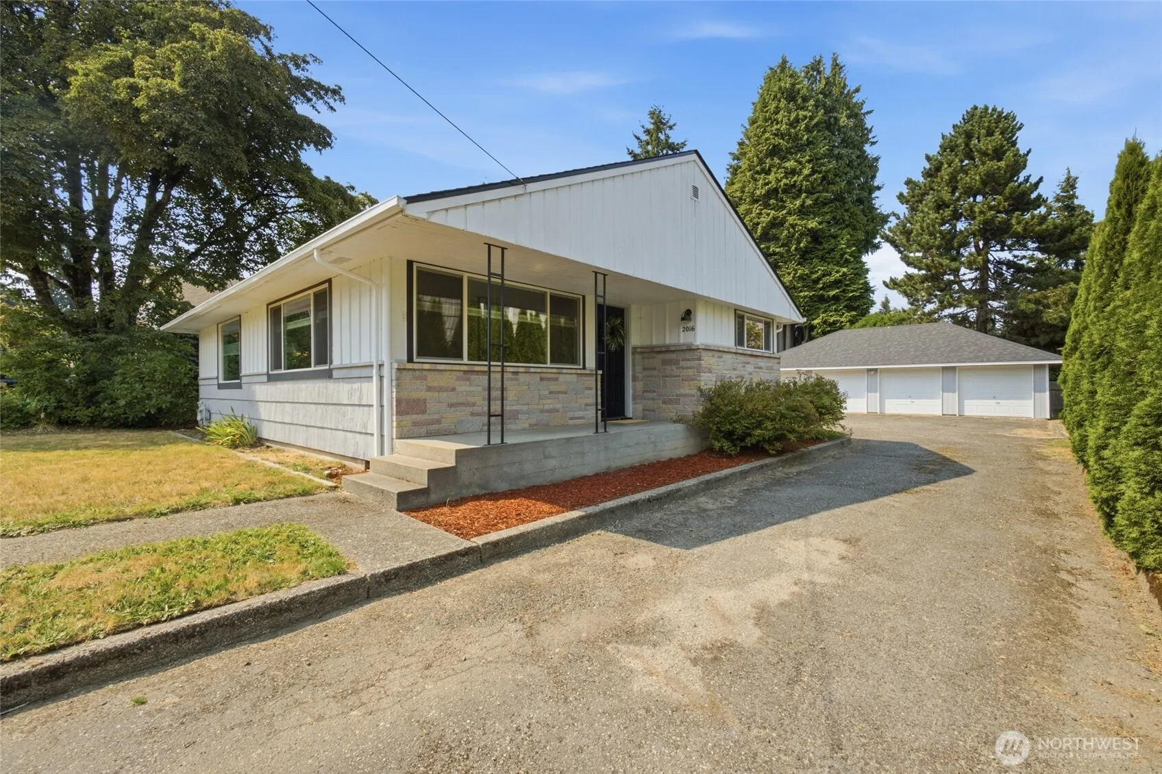 Property photo for 2016 Dickinson Avenue Nw, Olympia photo 2
